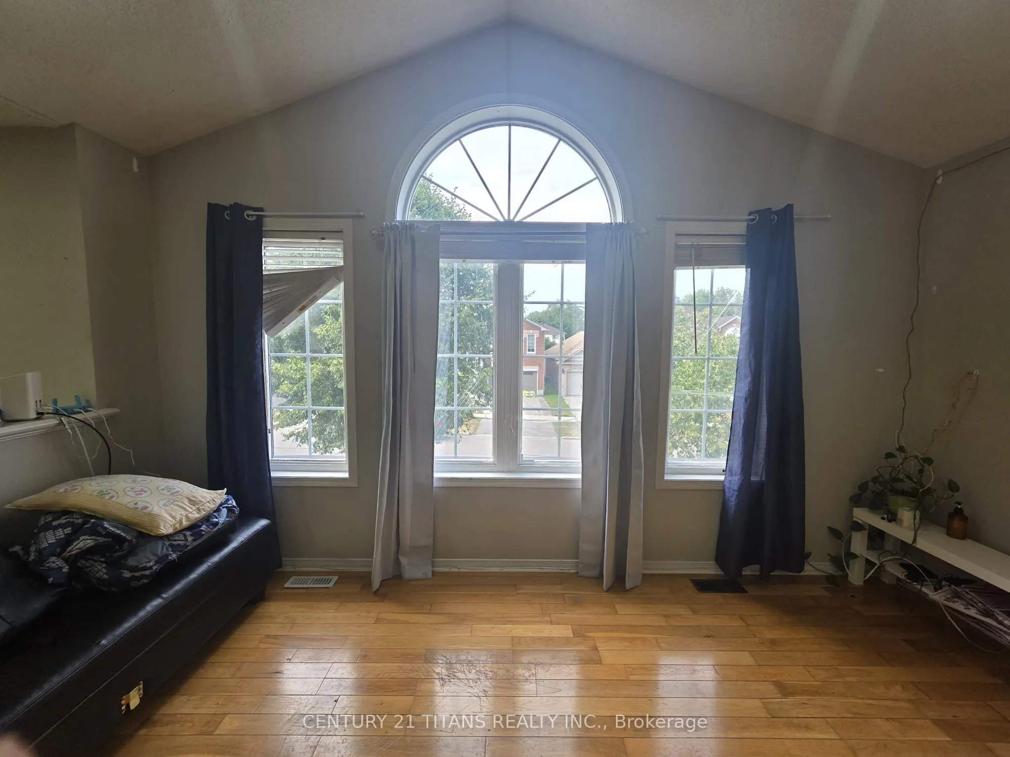 51 Marchwood Crescent, #MainFloor