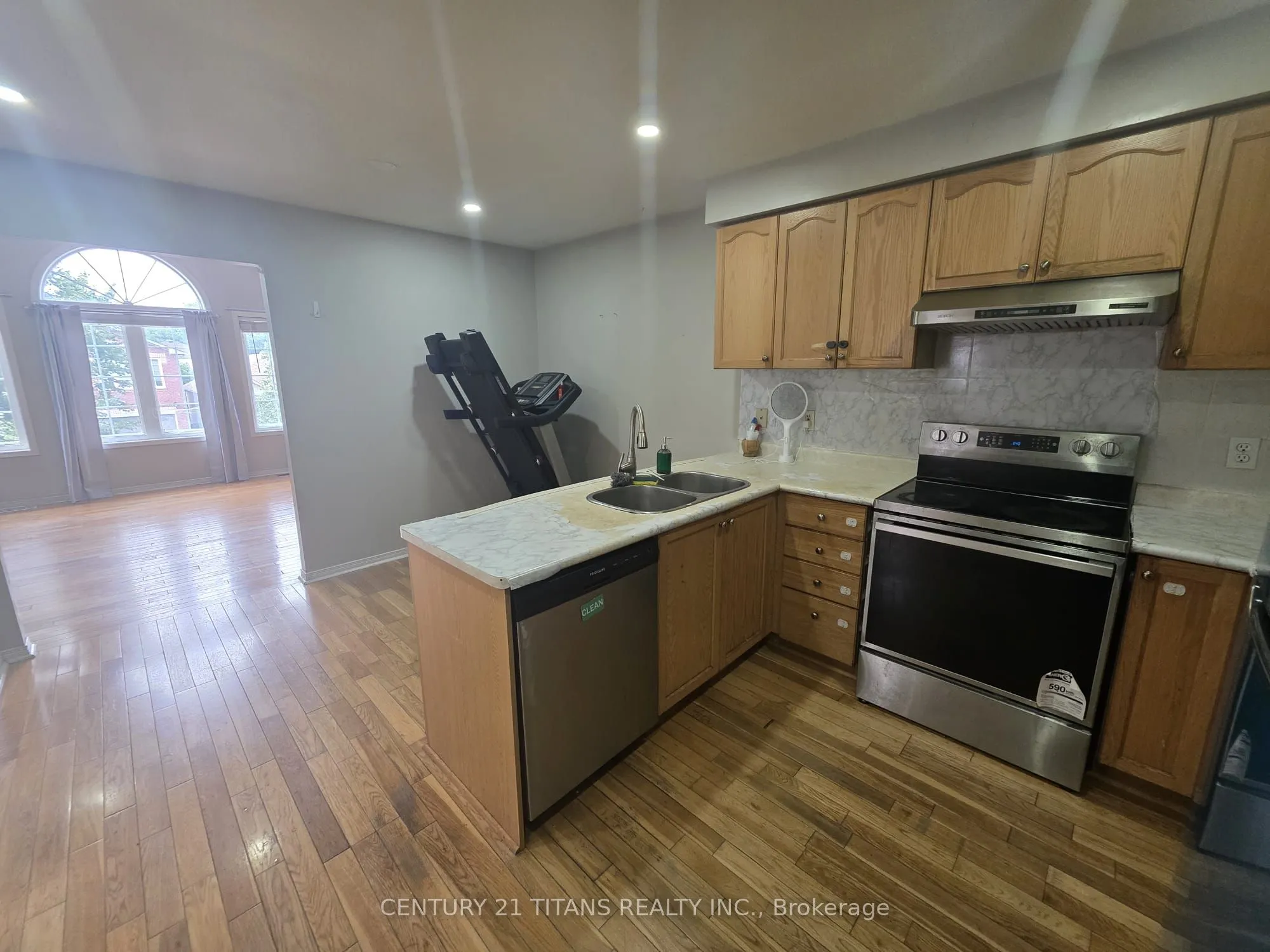 51 Marchwood Crescent, #MainFloor