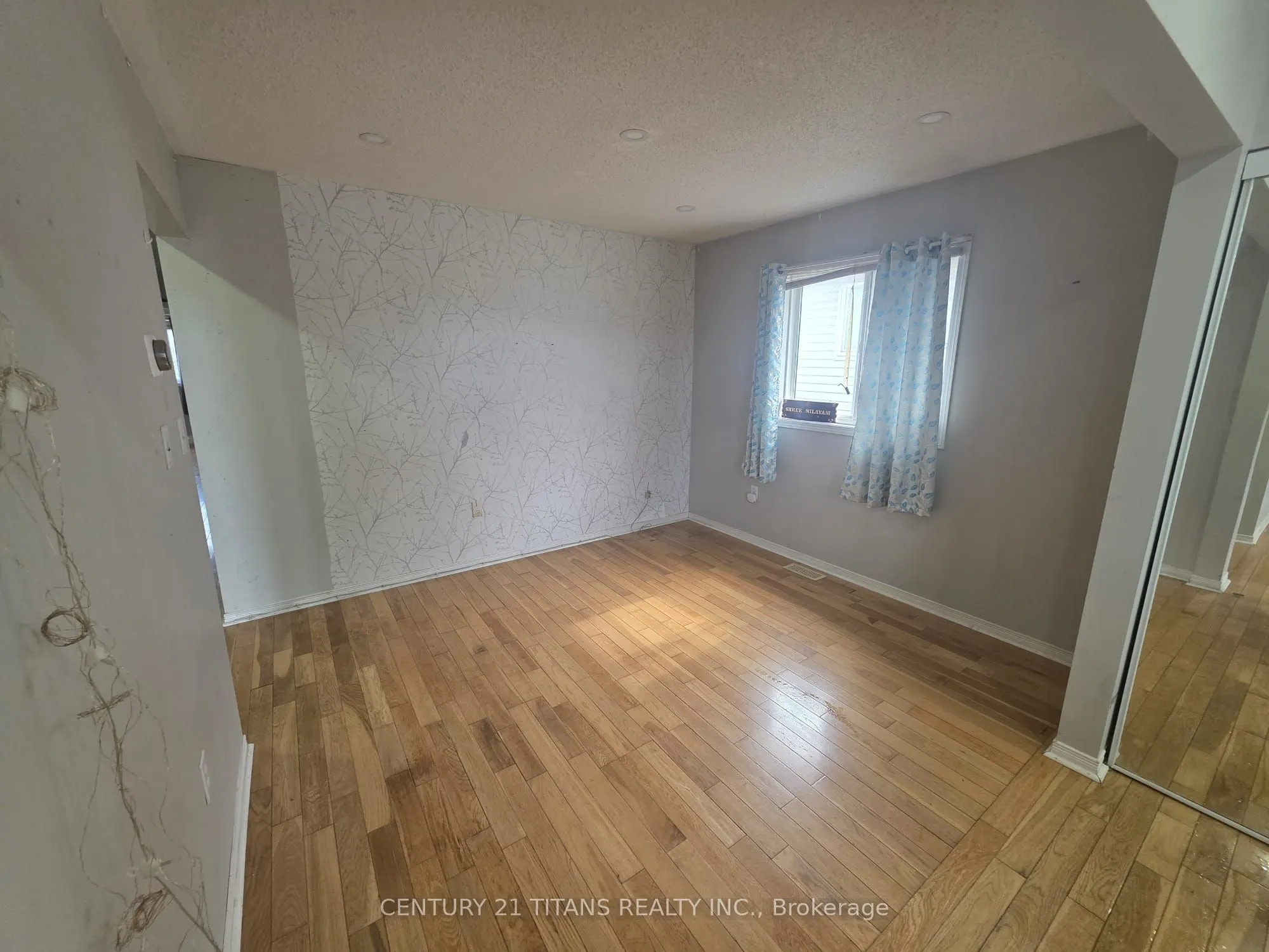 51 Marchwood Crescent, #MainFloor