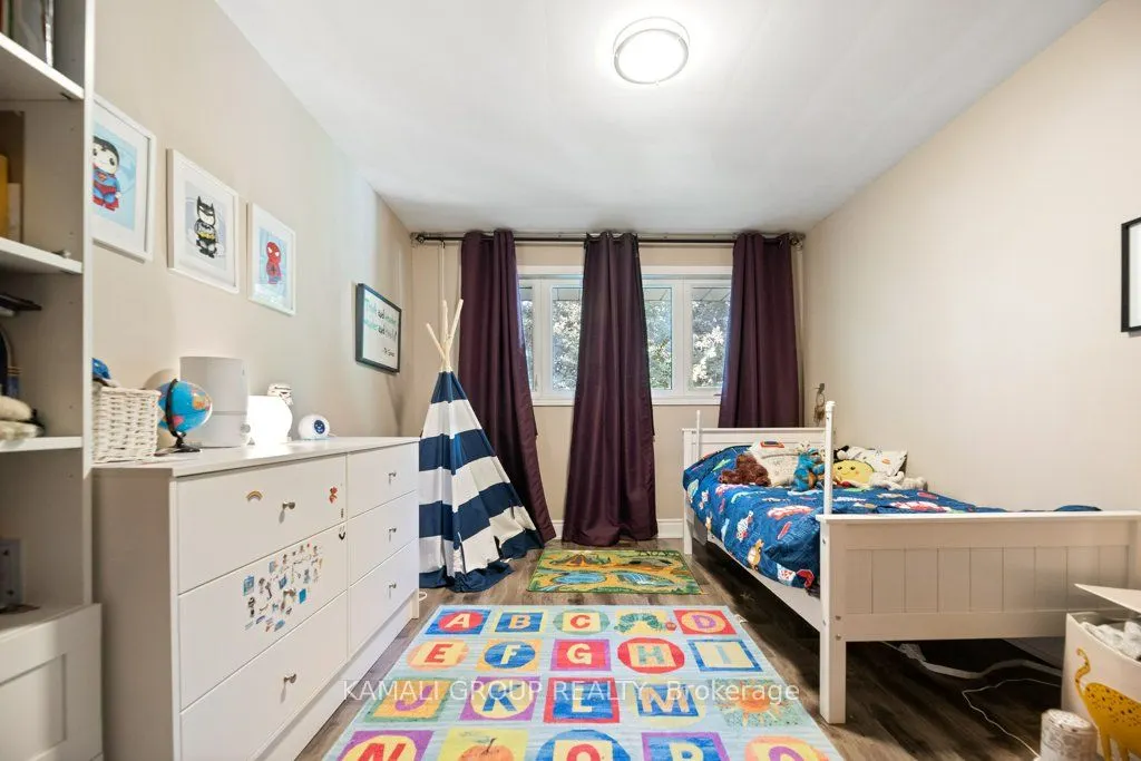 10 Regency Square
