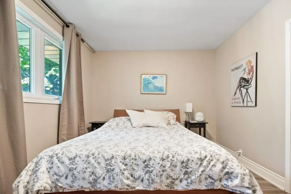 10 Regency Square