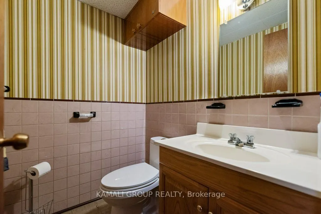 10 Regency Square