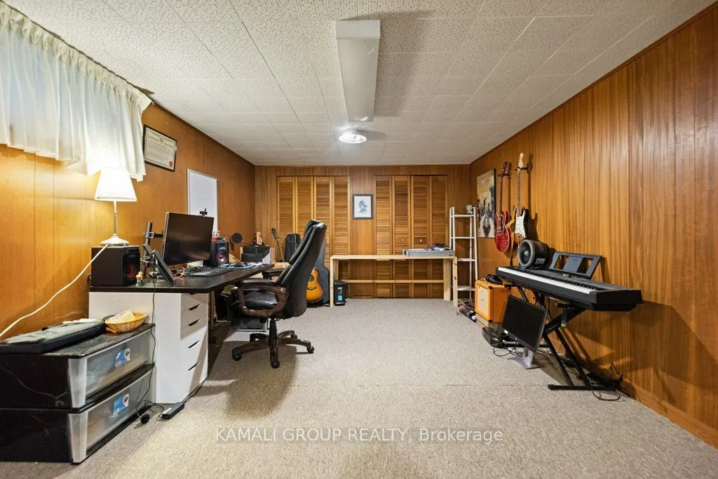 10 Regency Square