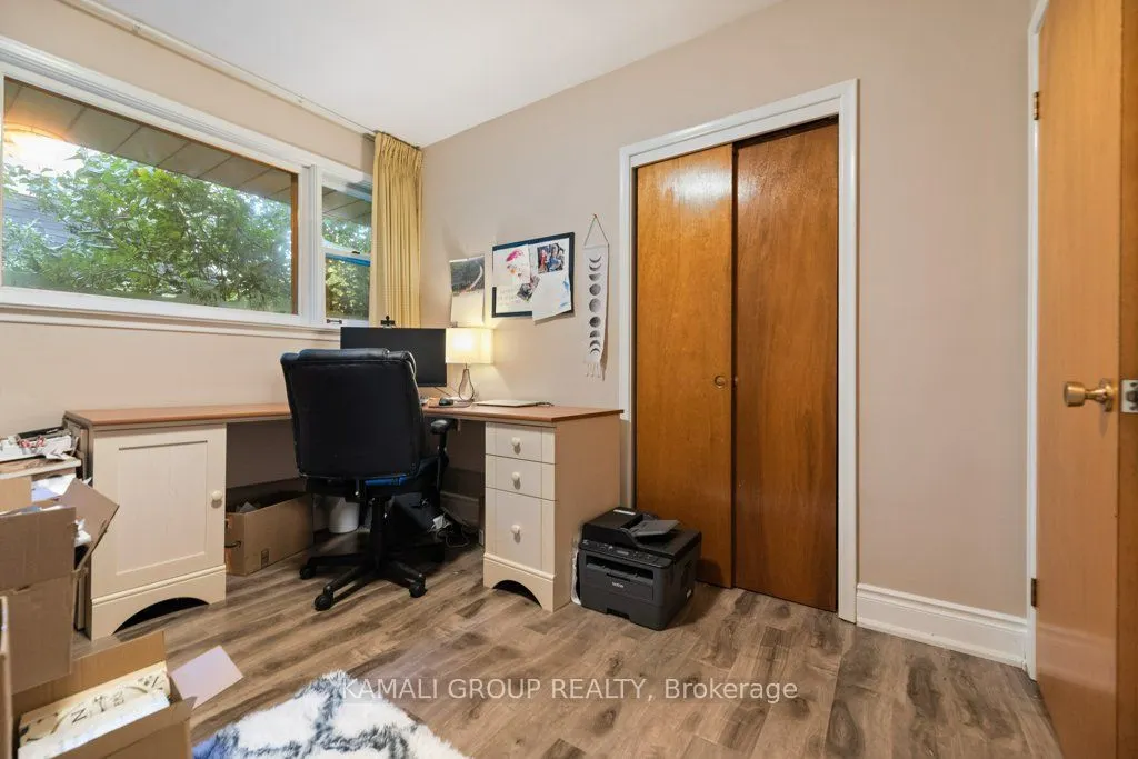 10 Regency Square