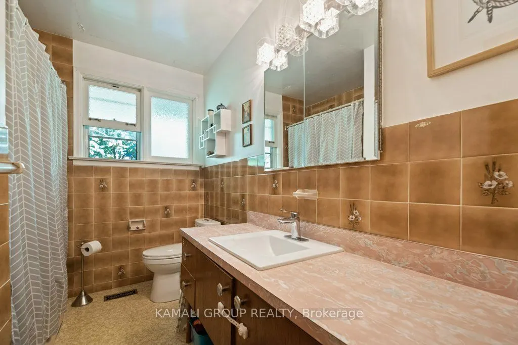 10 Regency Square
