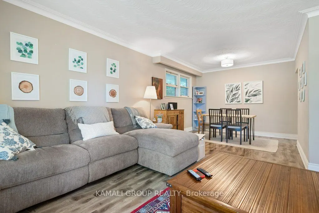10 Regency Square