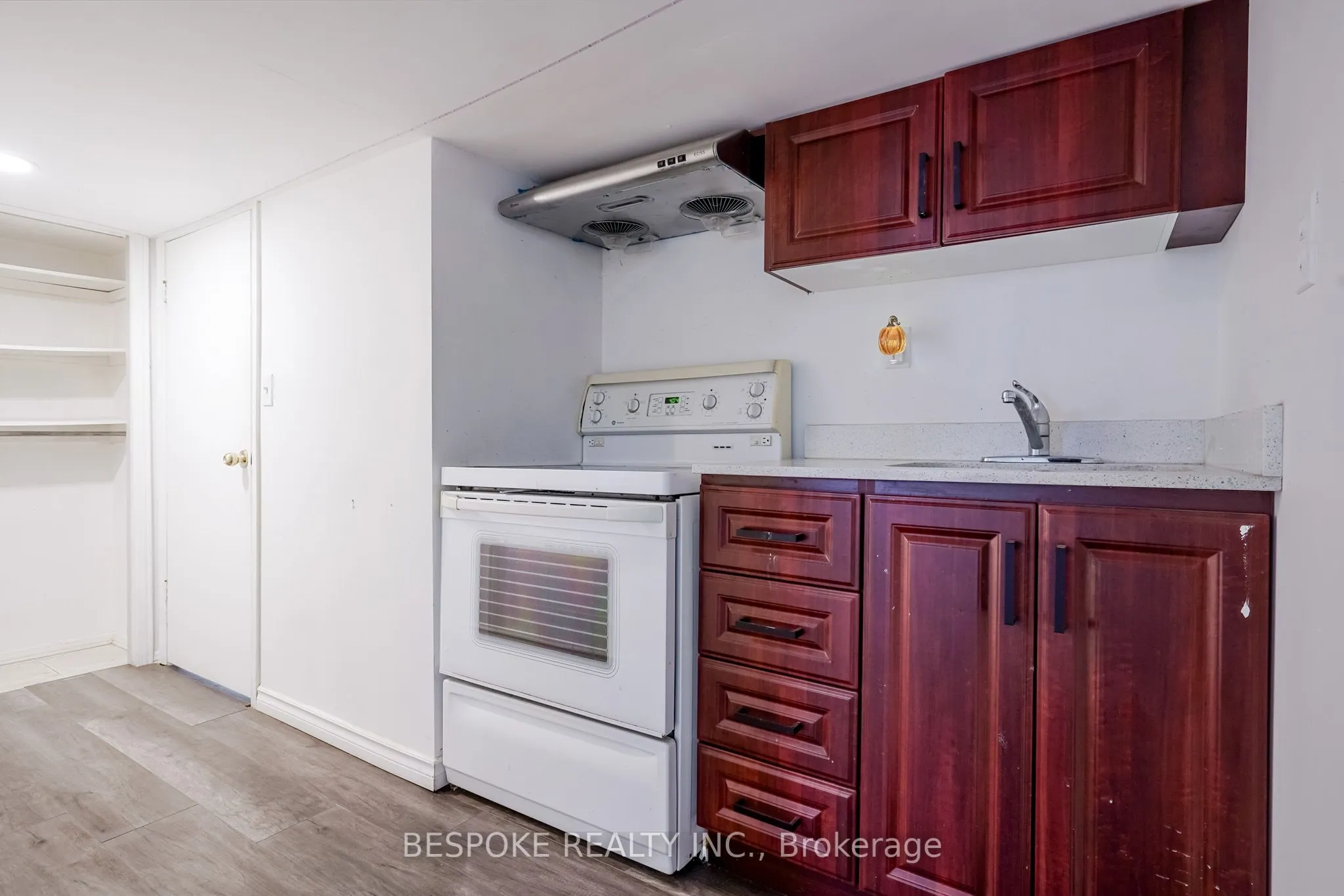195 Park Road S, #Bsmt