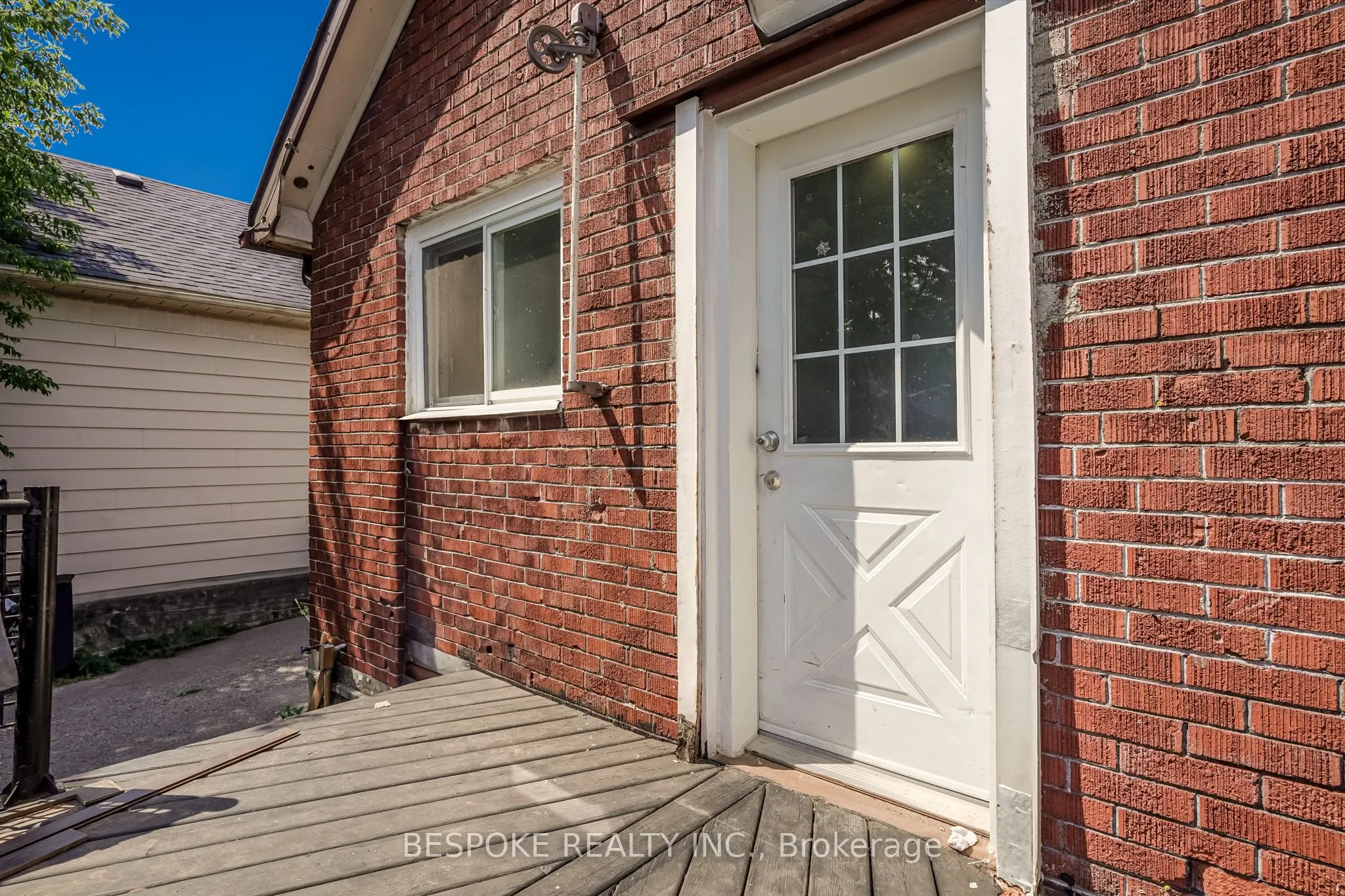 195 Park Road S, #Bsmt