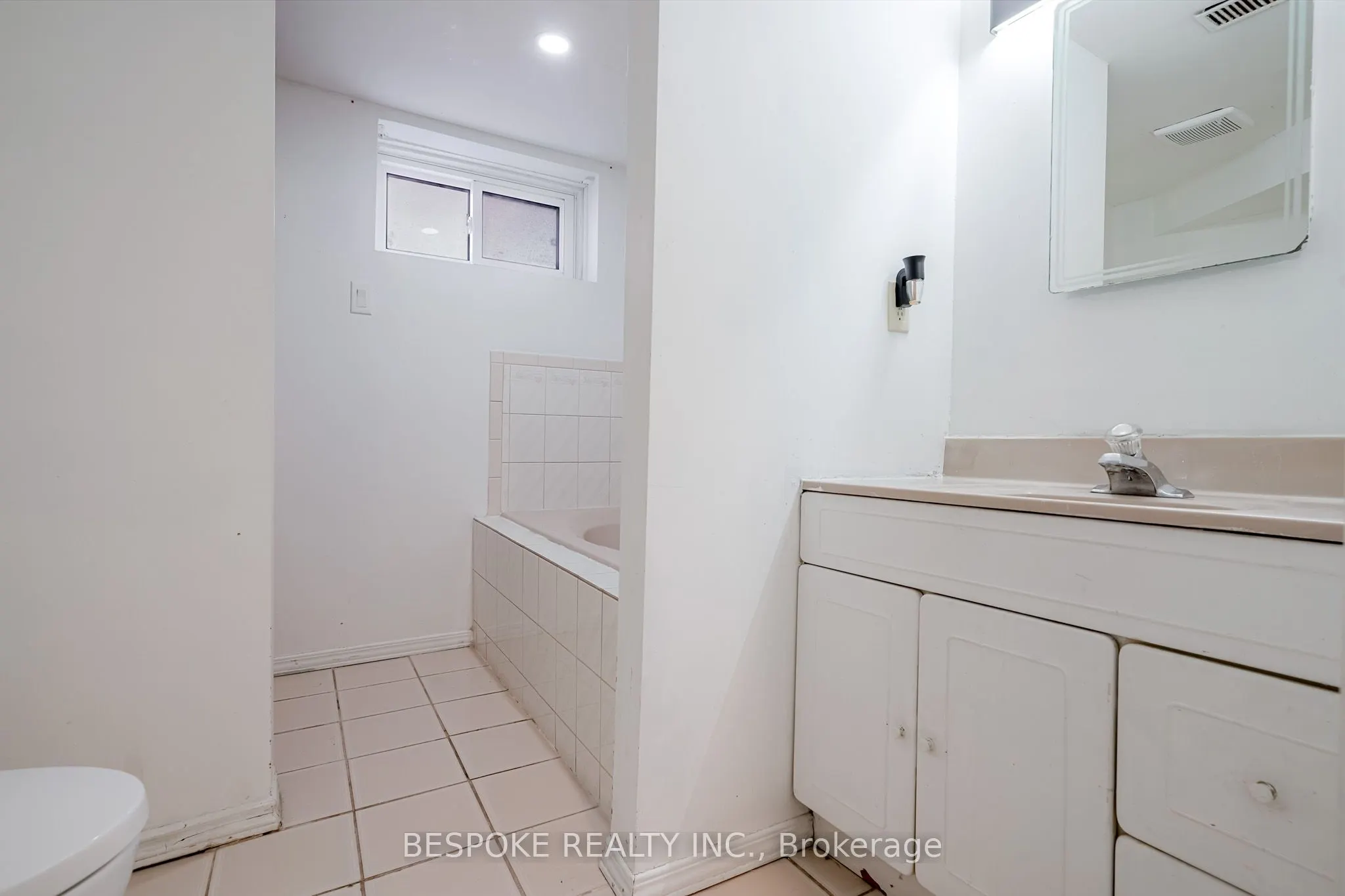 195 Park Road S, #Bsmt