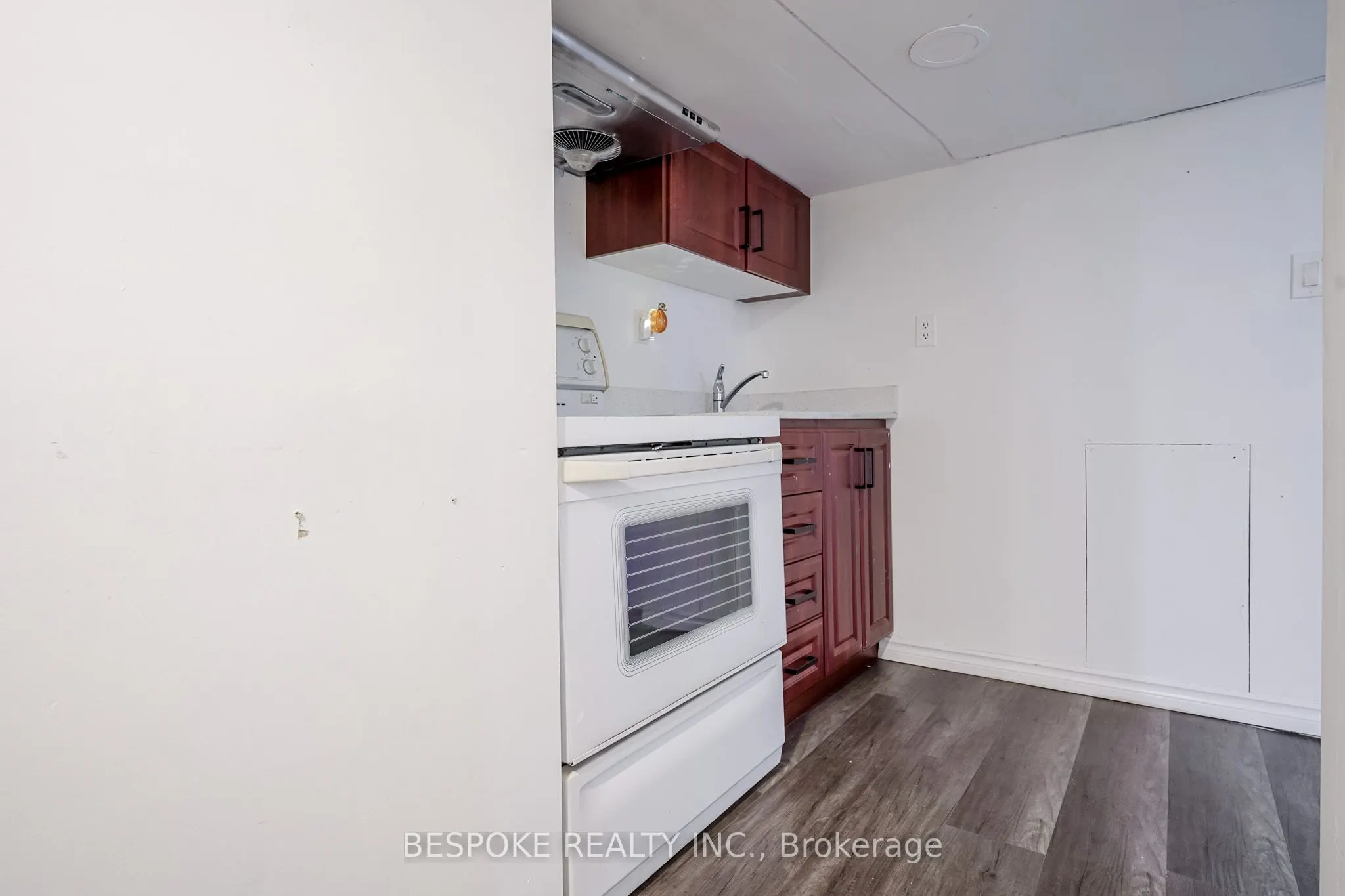 195 Park Road S, #Bsmt