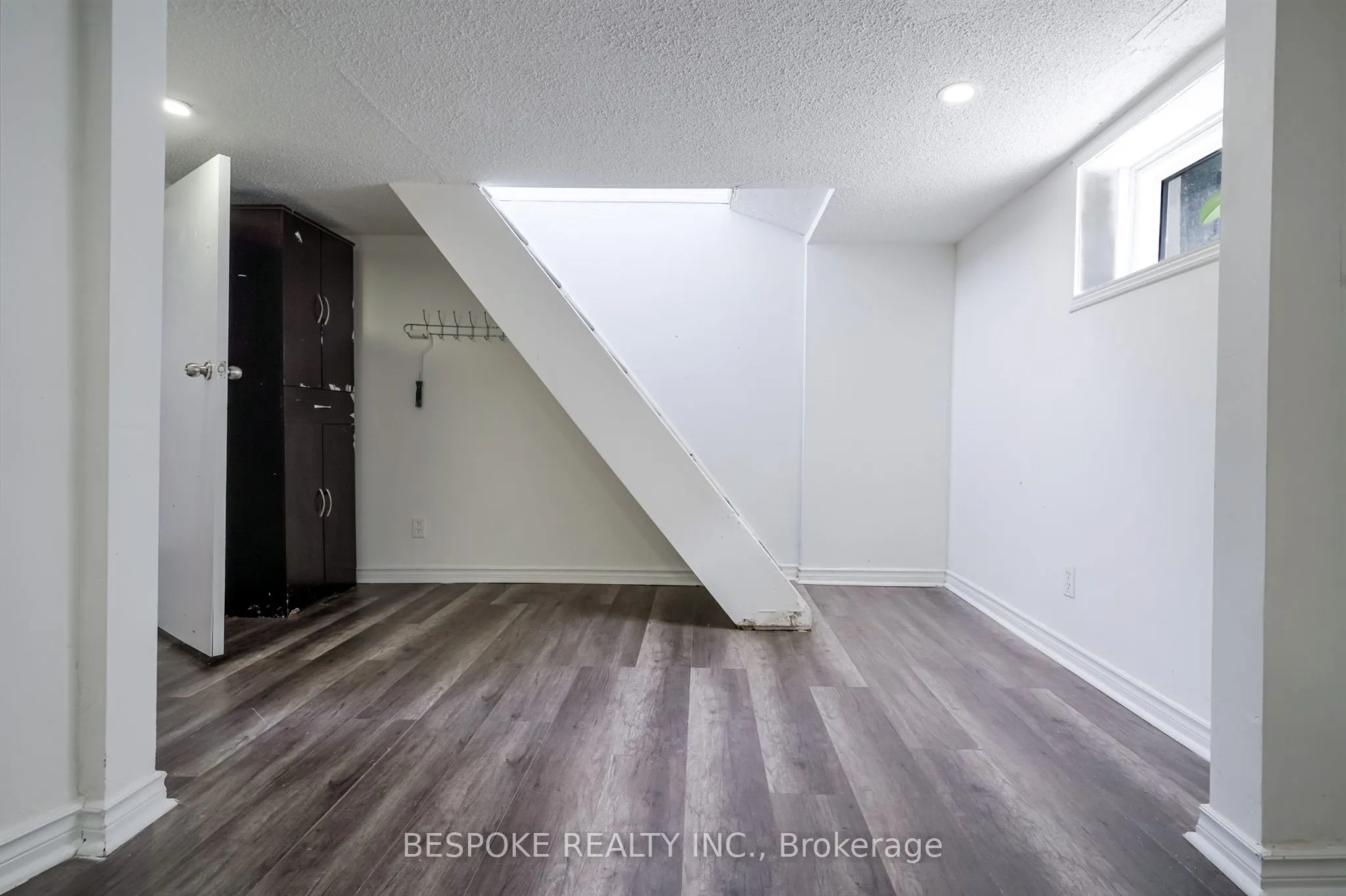 195 Park Road S, #Bsmt
