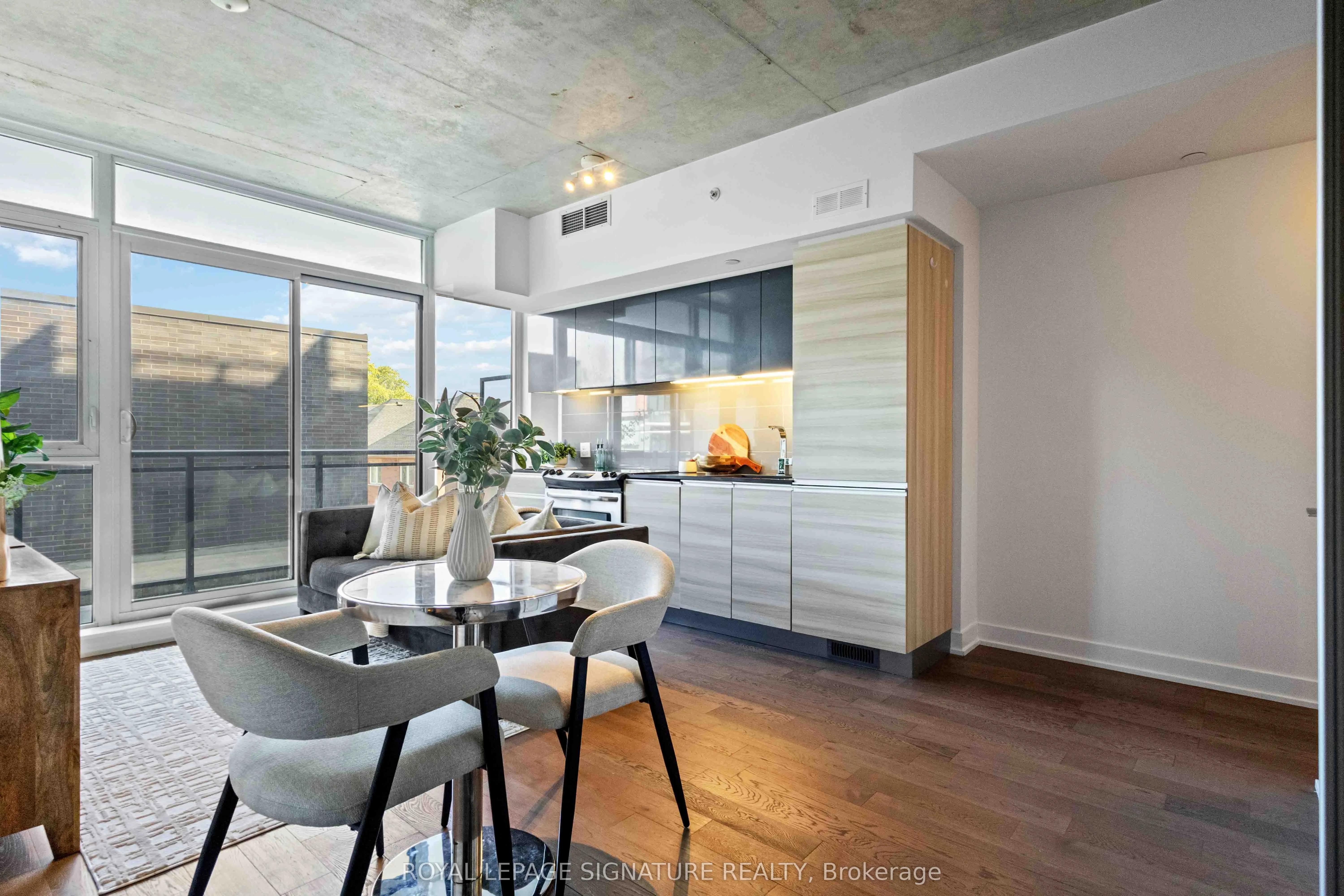 1190 Dundas Street E, #406
