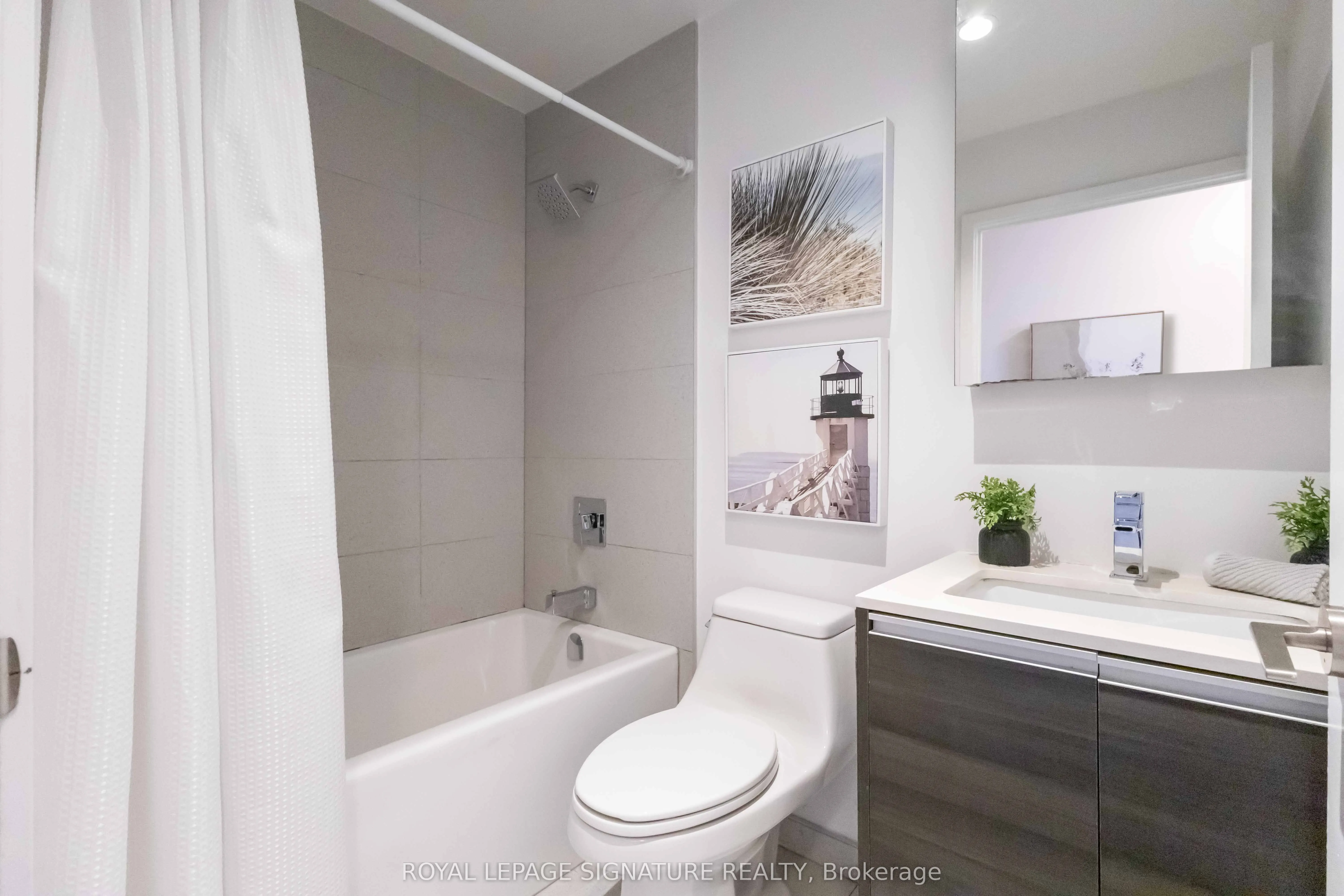 1190 Dundas Street E, #406