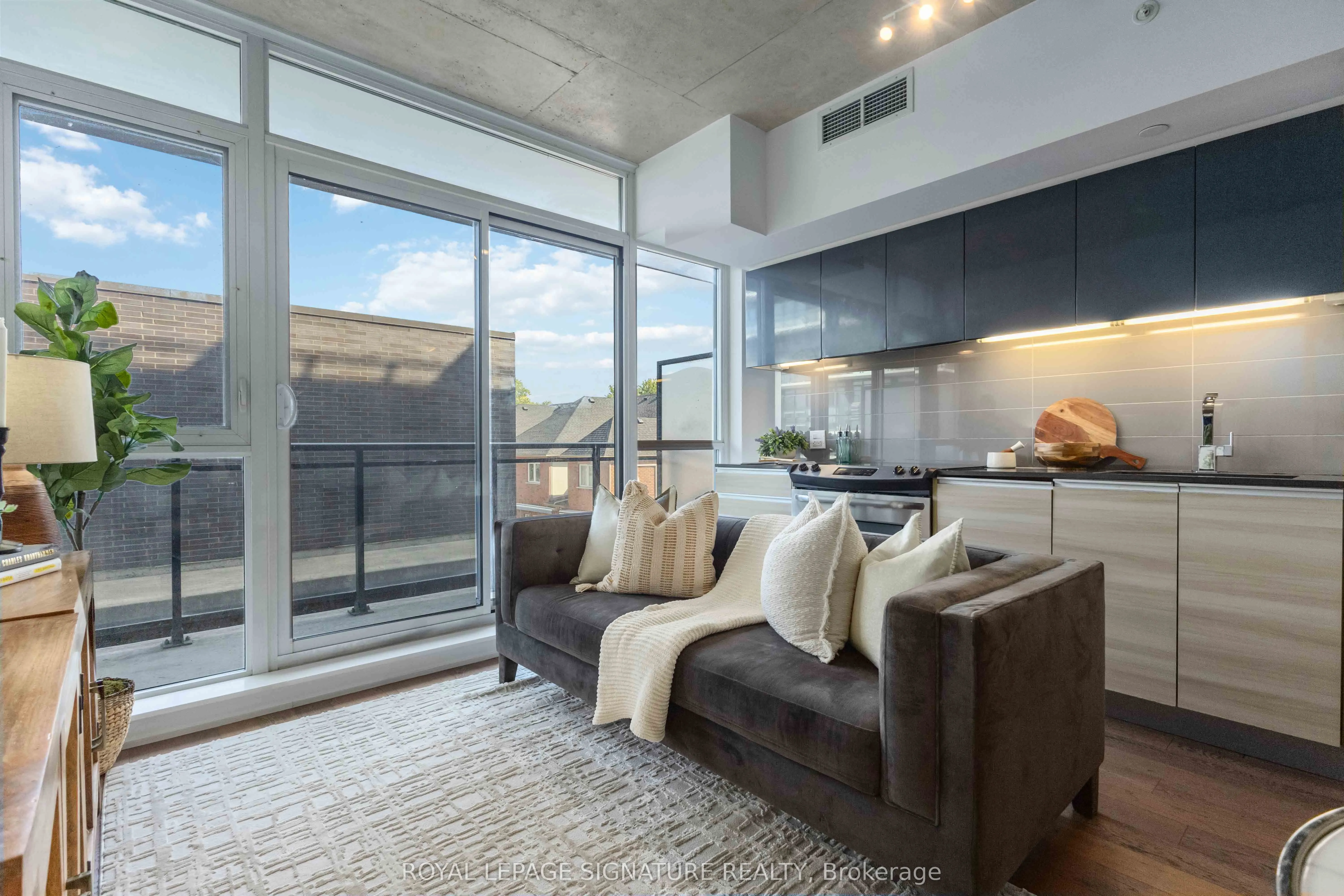 1190 Dundas Street E, #406