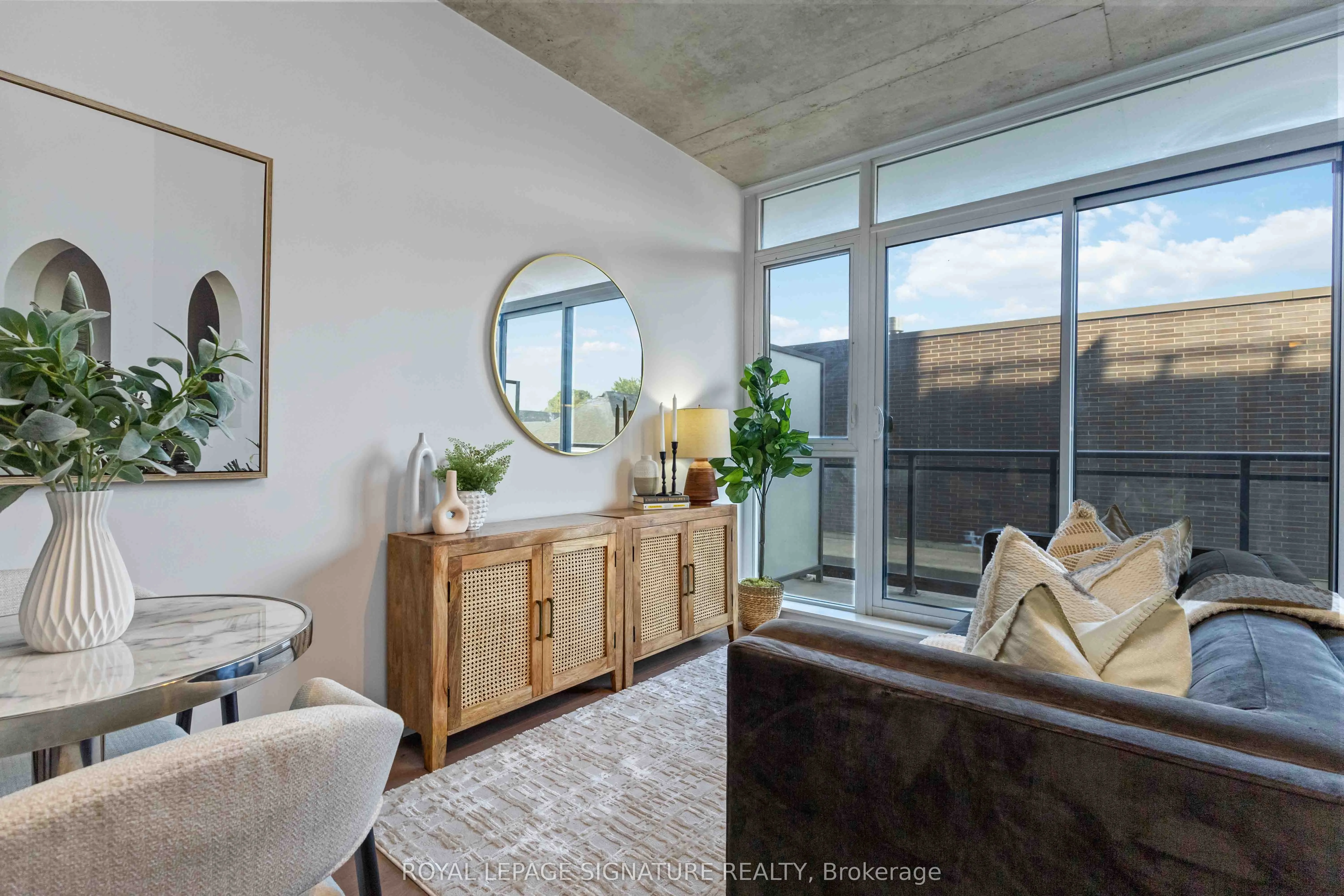 1190 Dundas Street E, #406