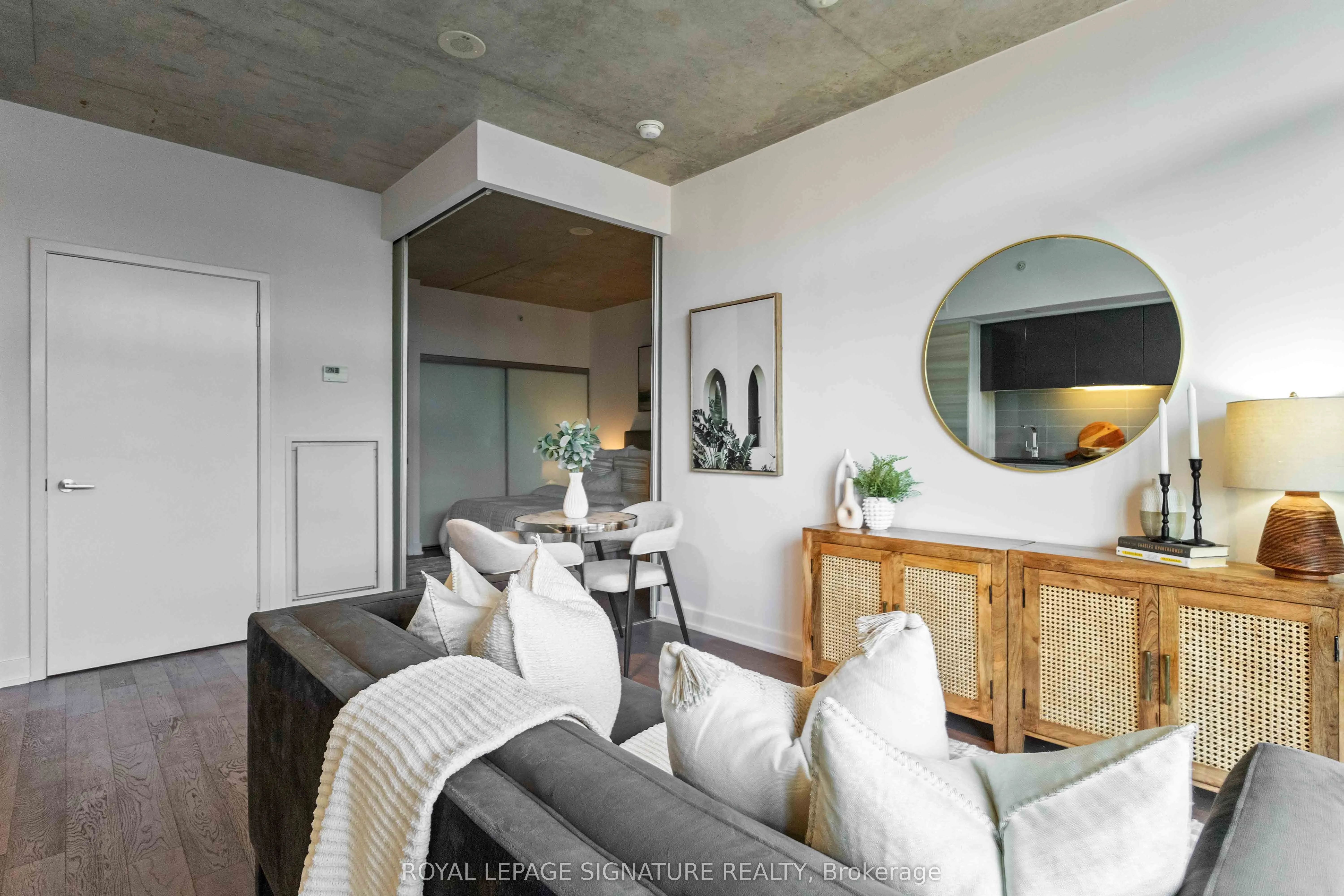1190 Dundas Street E, #406