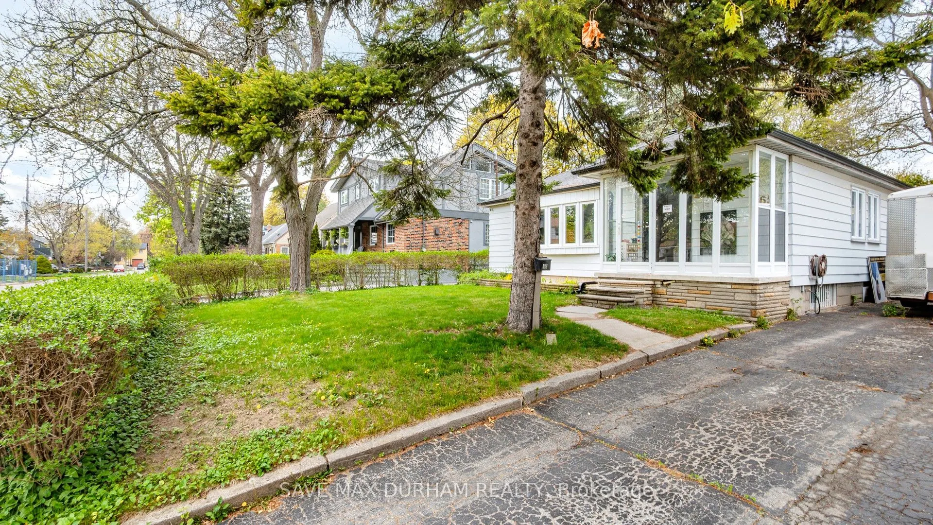 165 Harewood Avenue