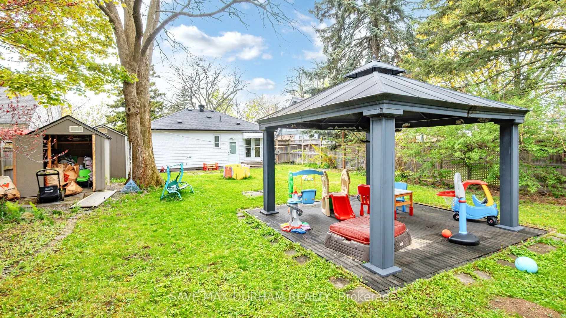 165 Harewood Avenue