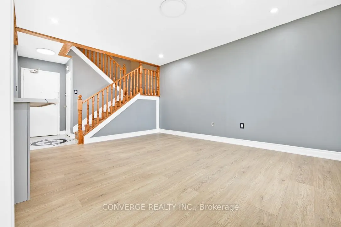 4062 Lawrence Avenue E, #406