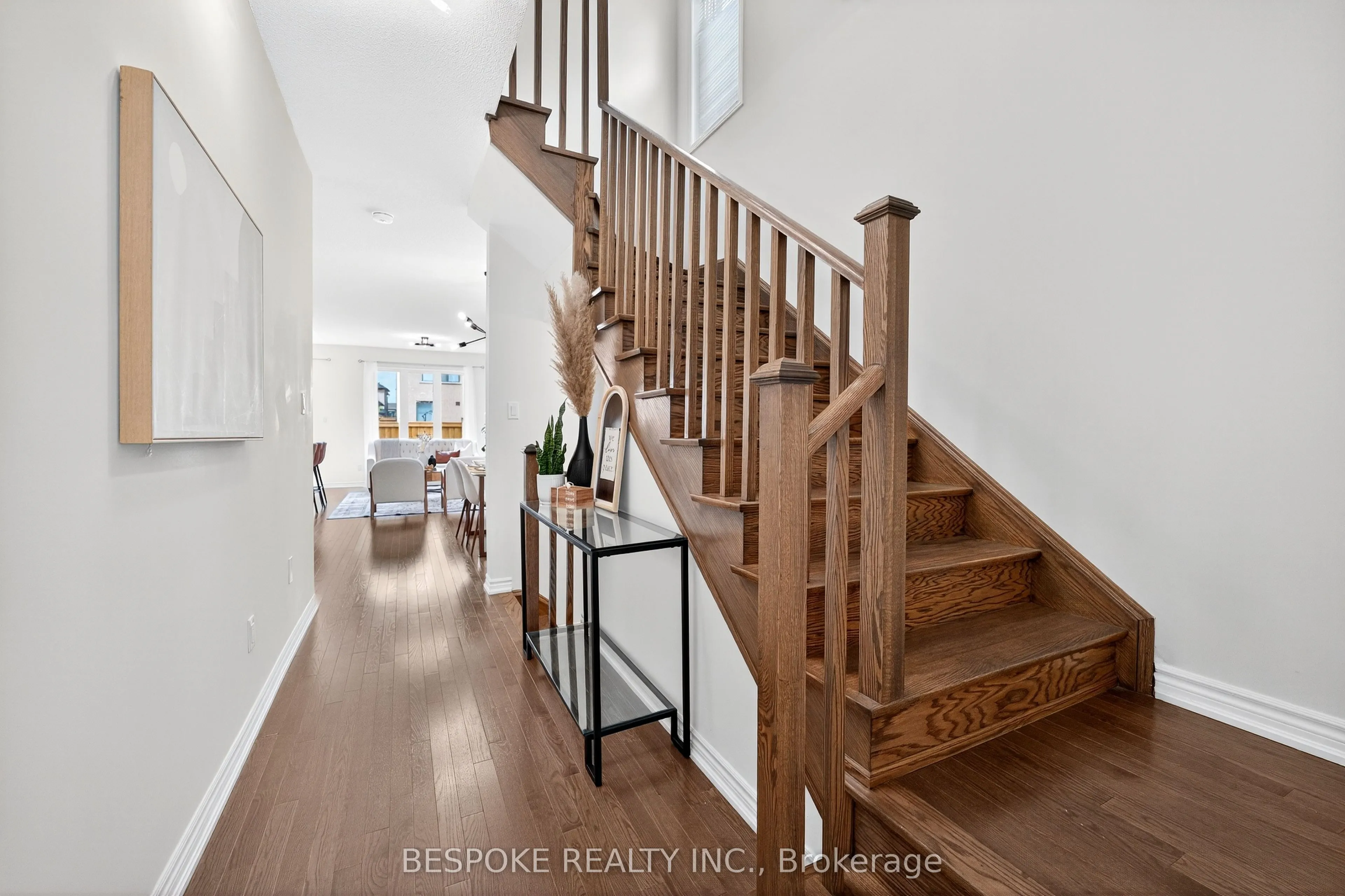 8 Hinkson Street