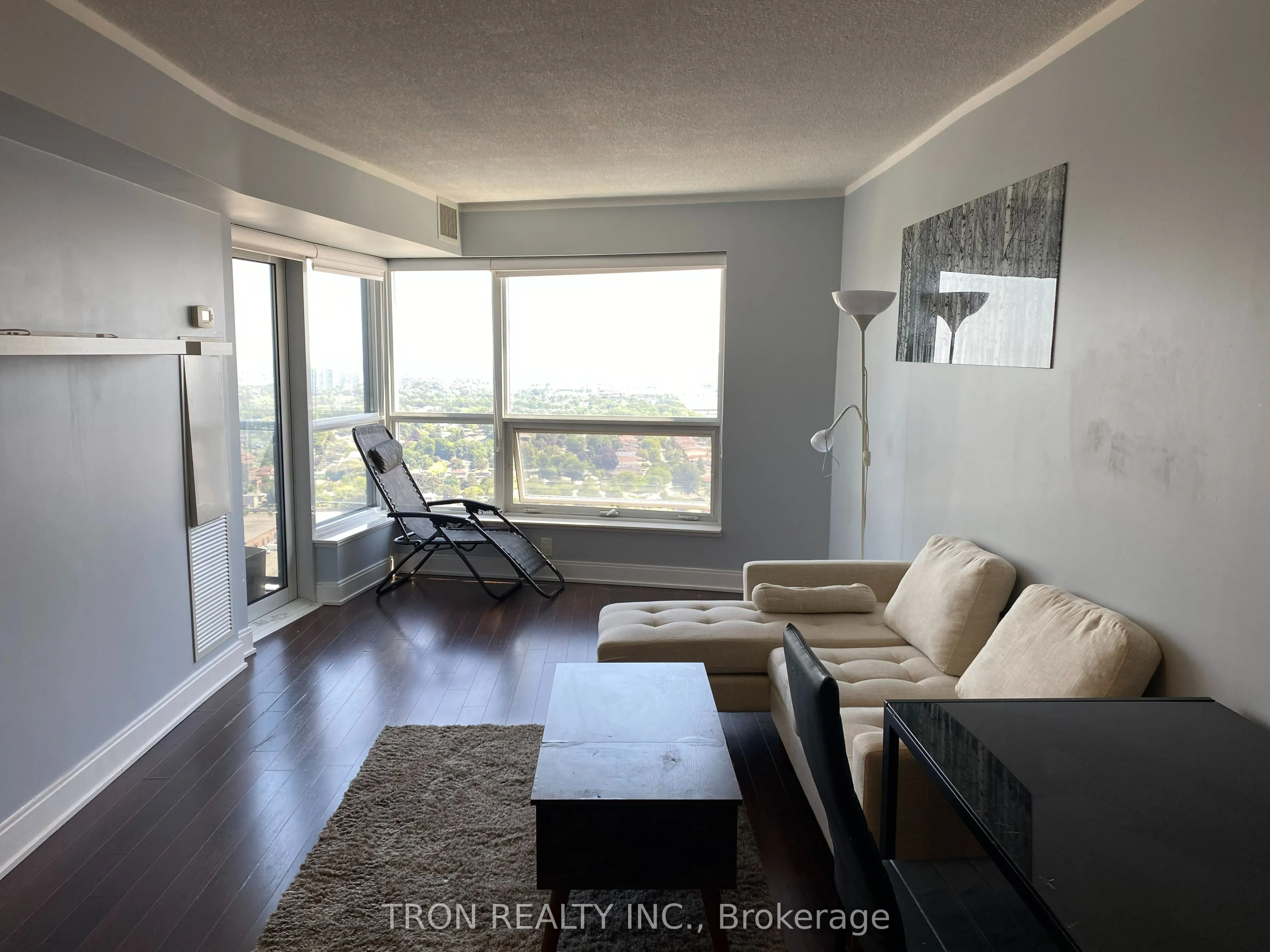 125 Village Green Square, #3102