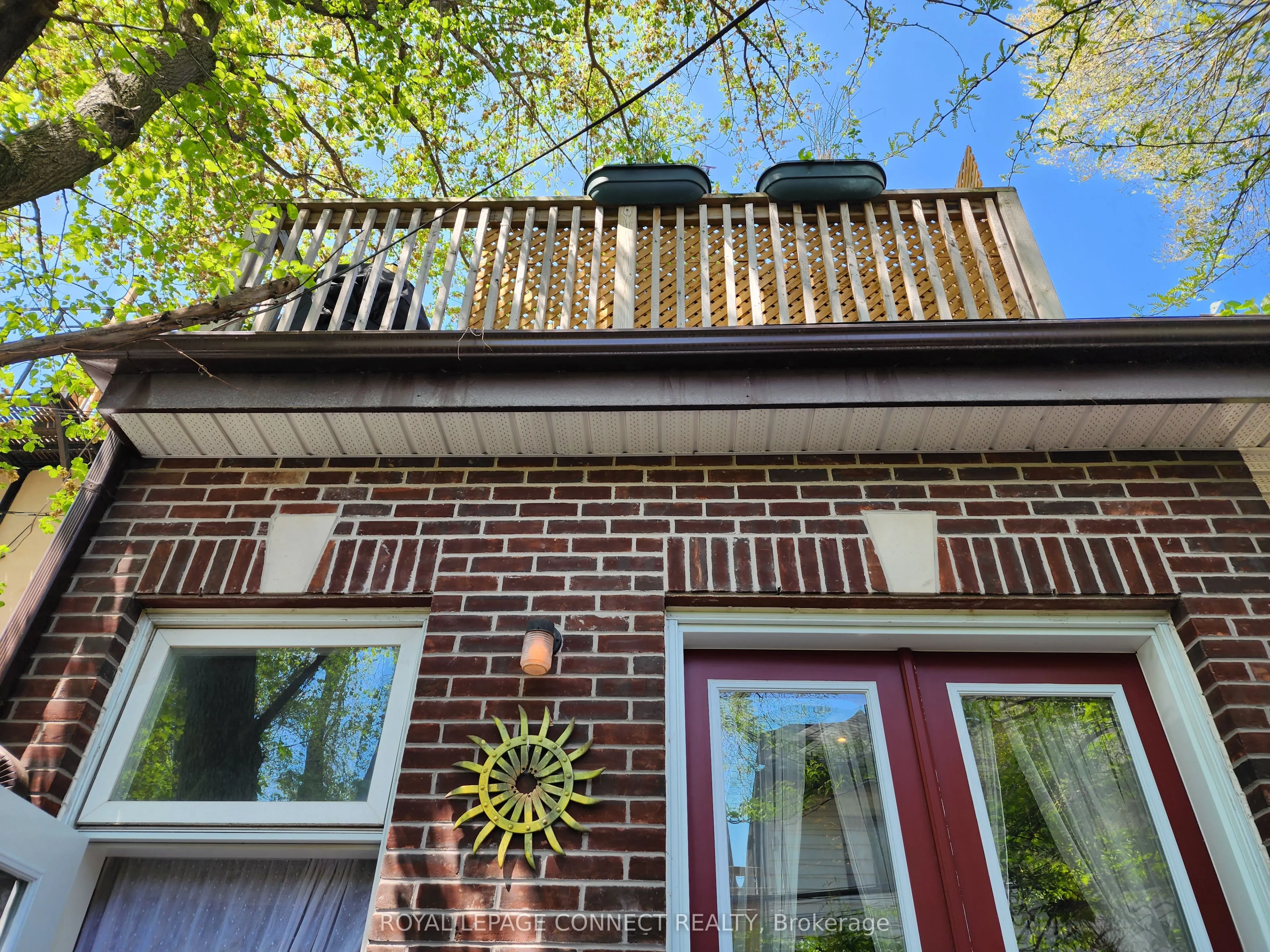 1107 Queen Street E