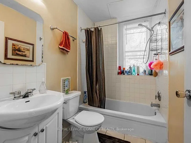 1107 Queen Street E