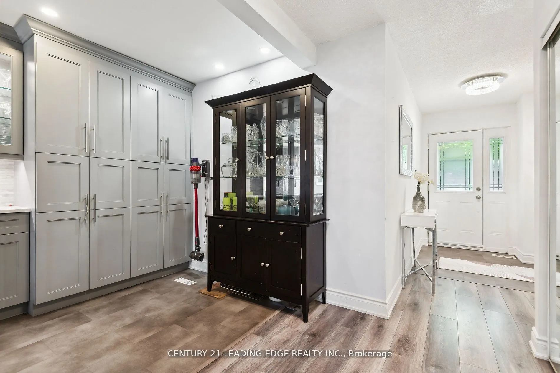 4662 Kingston Road, #150