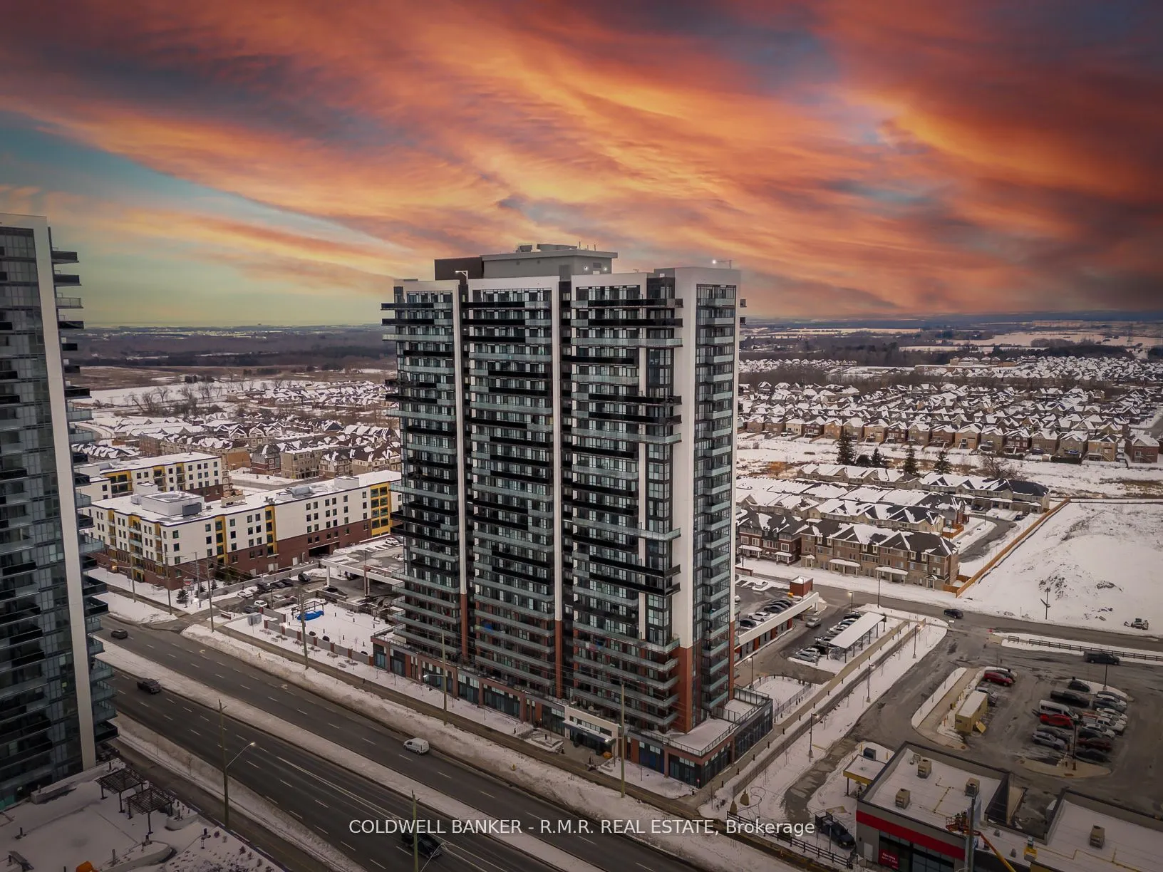 2550 Simcoe Street N, #1704