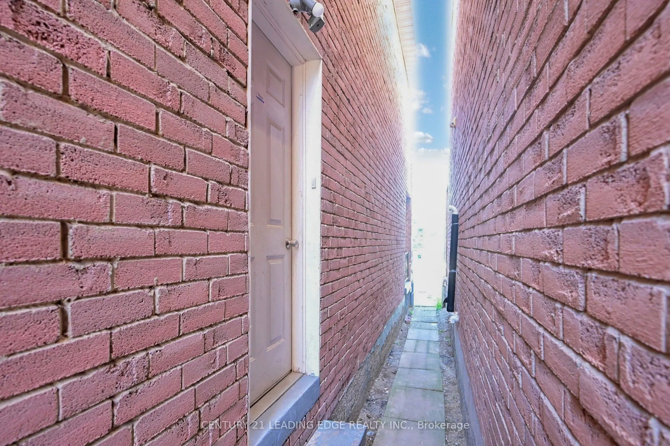 16 Chad Crescent