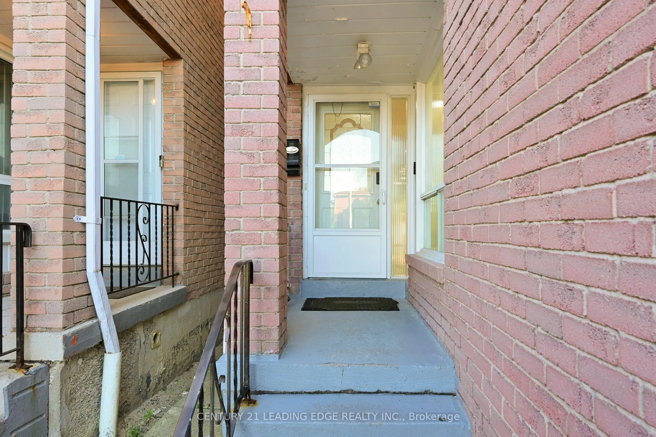 16 Chad Crescent