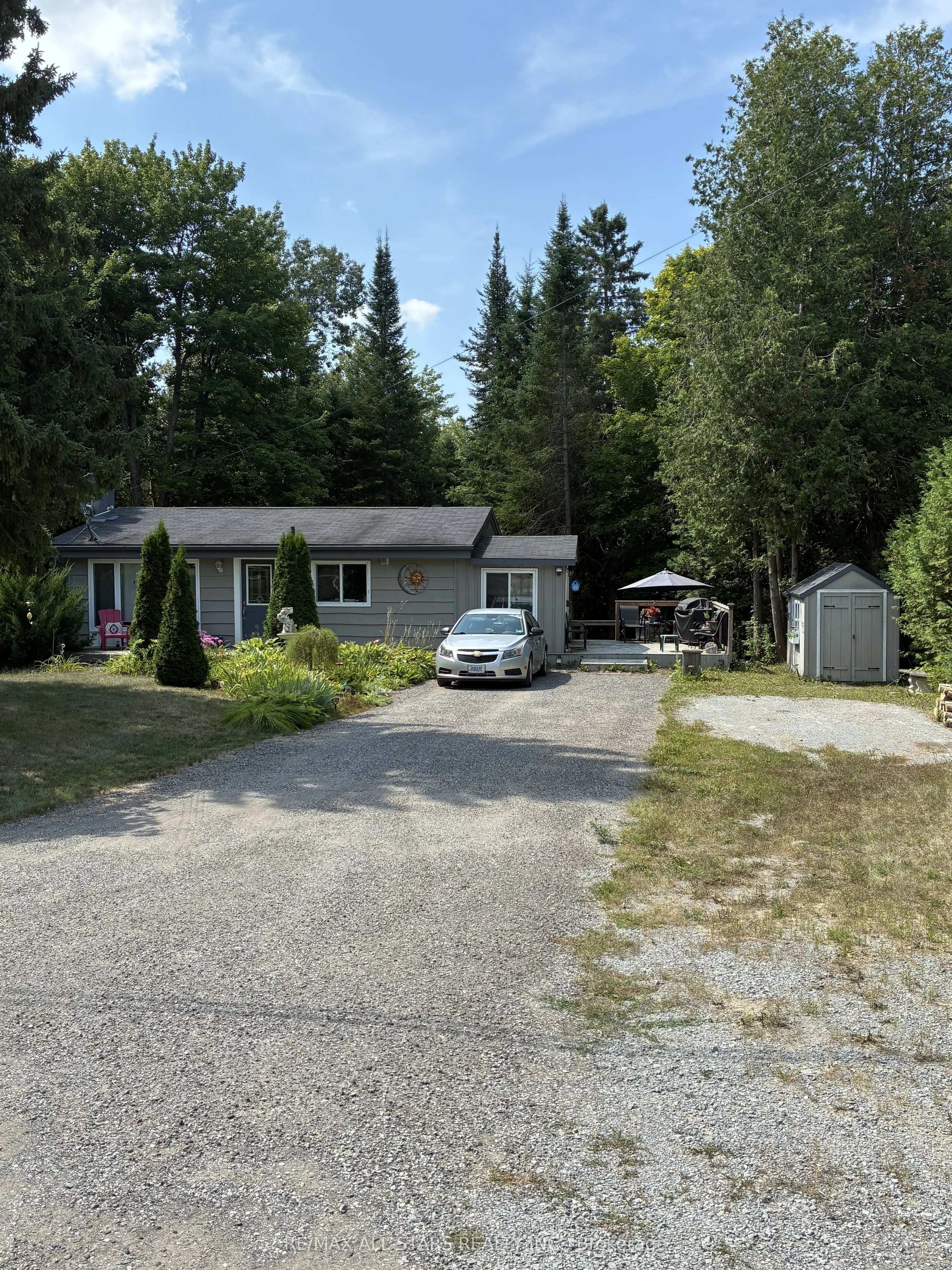 48 Tannenweg Lane