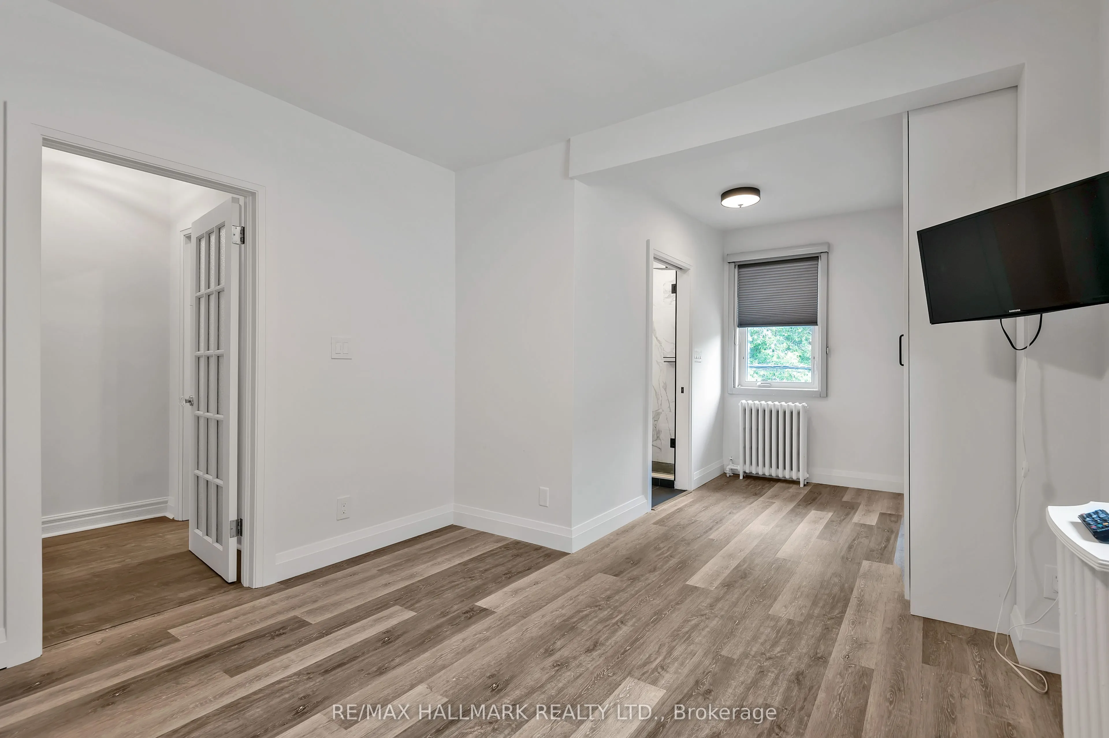 28 Wineva Avenue, #upper