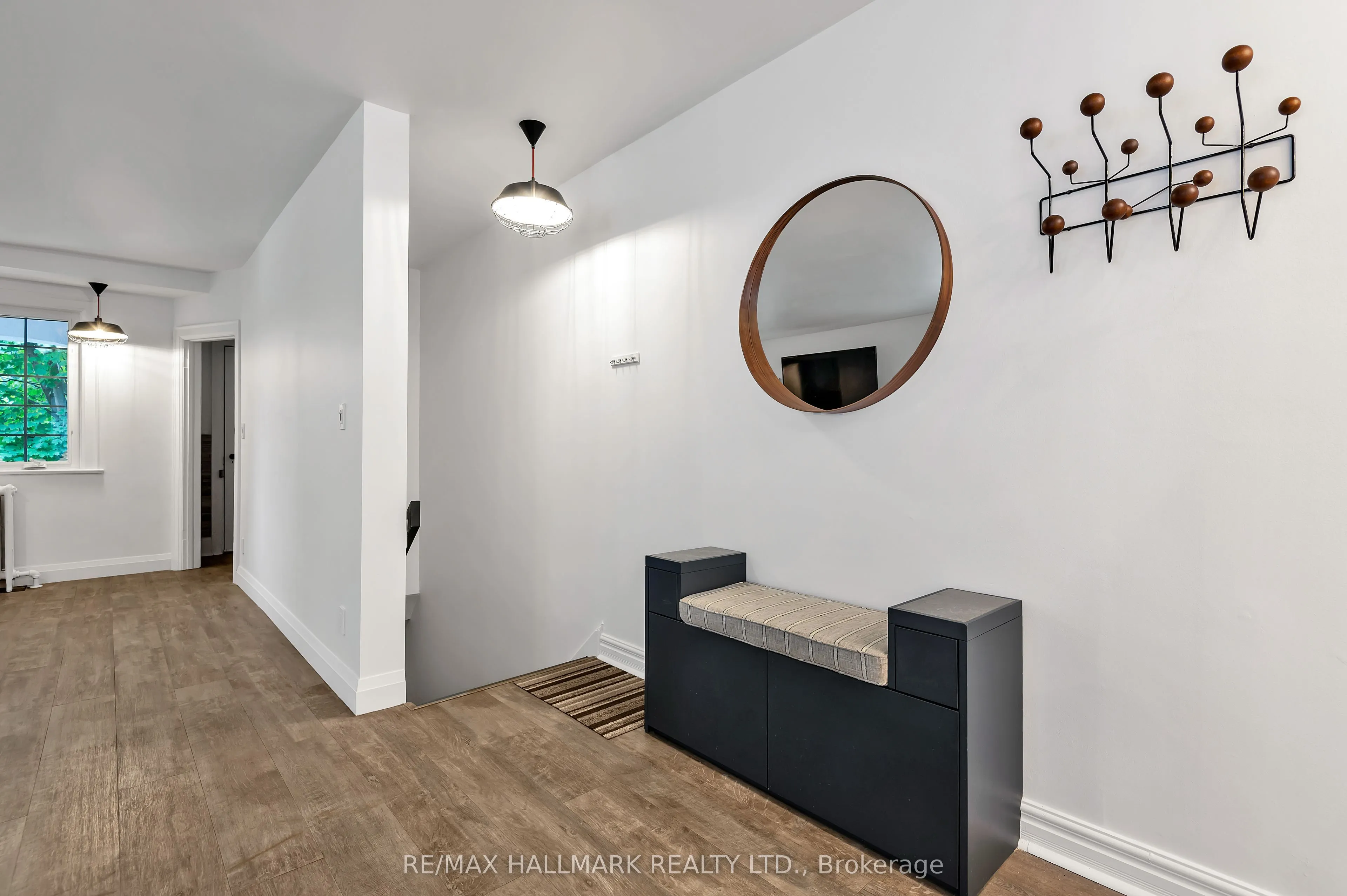28 Wineva Avenue, #upper