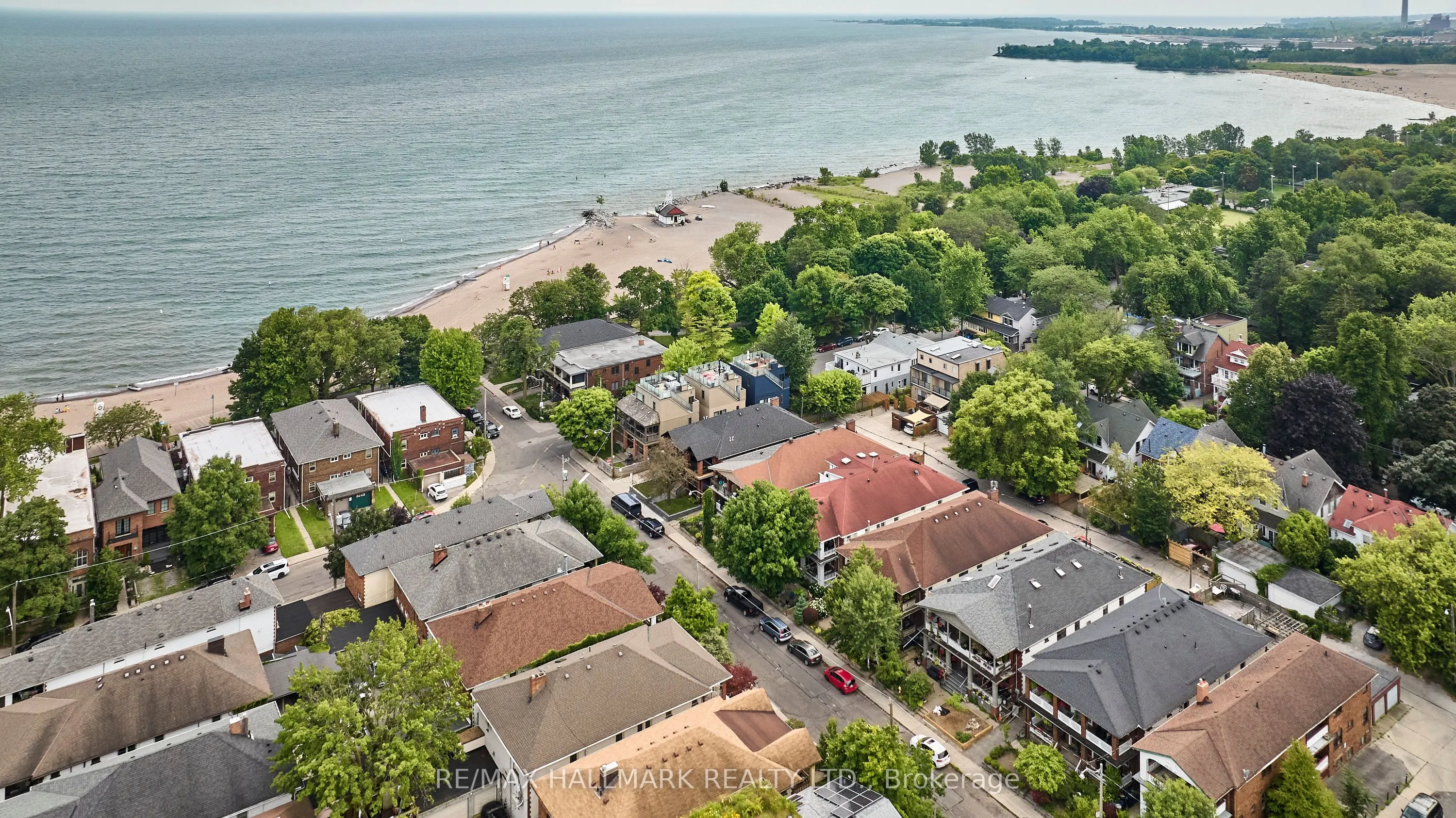 28 Wineva Avenue, #upper