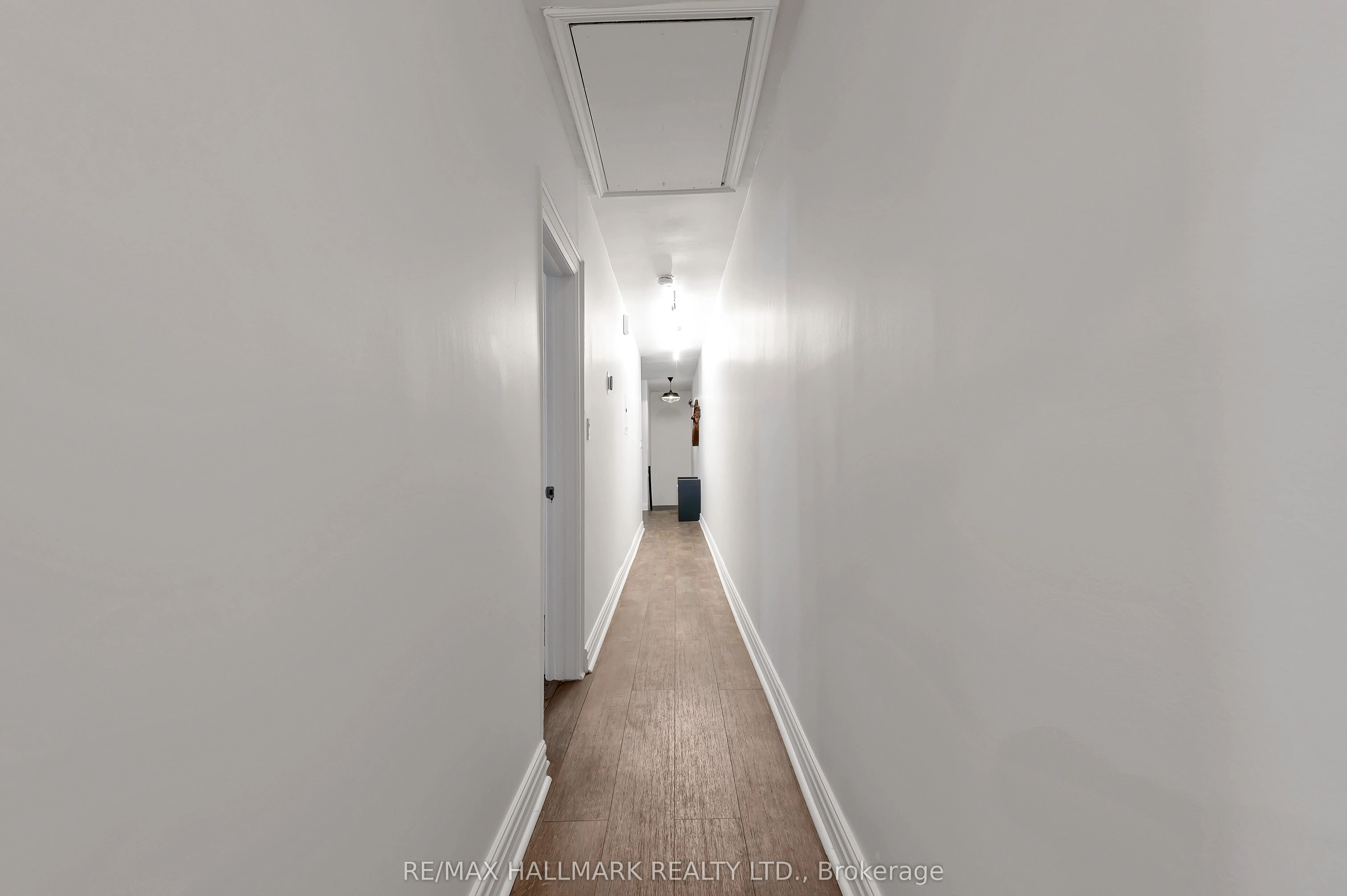28 Wineva Avenue, #upper
