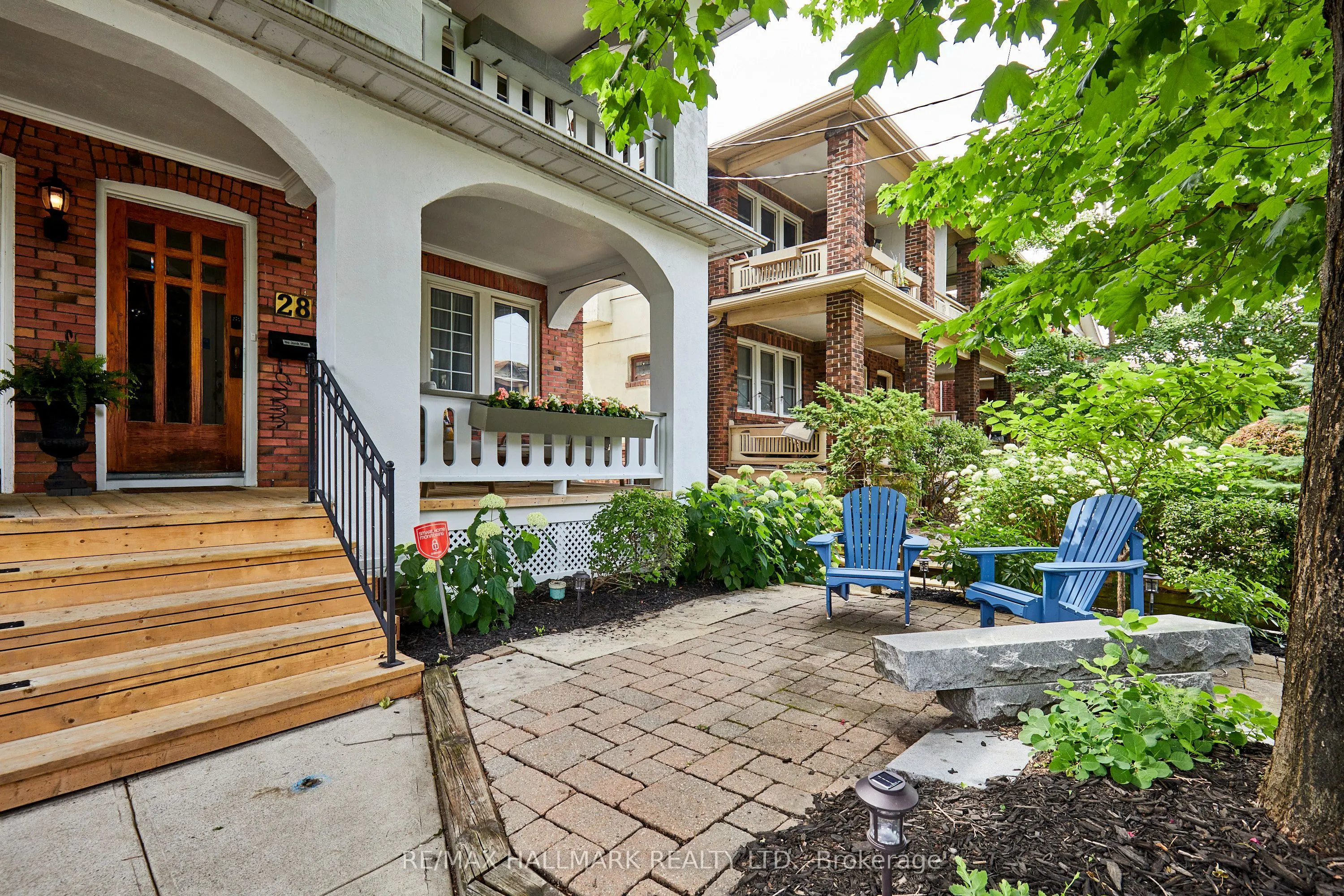 28 Wineva Avenue, #upper