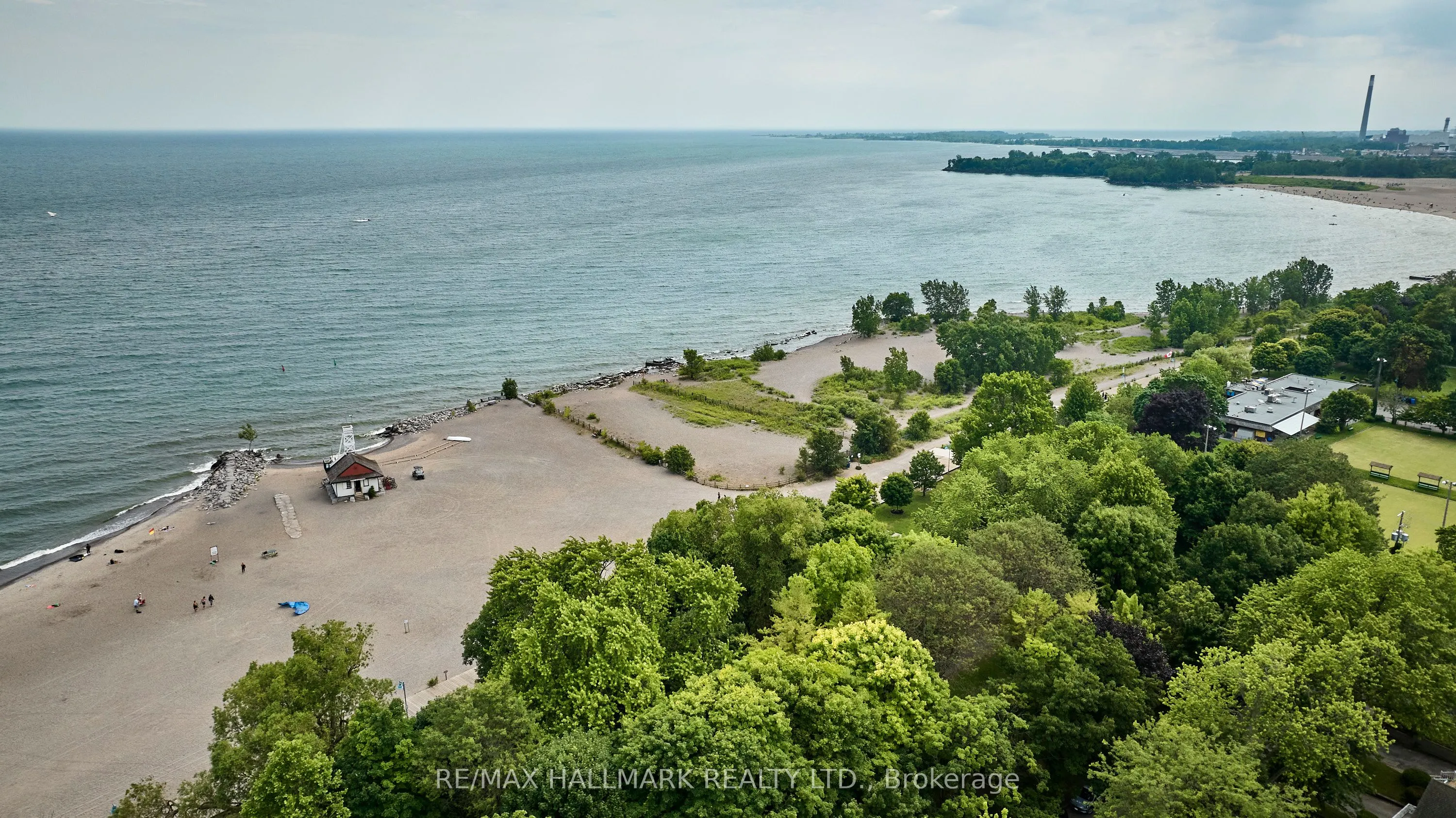 28 Wineva Avenue, #upper