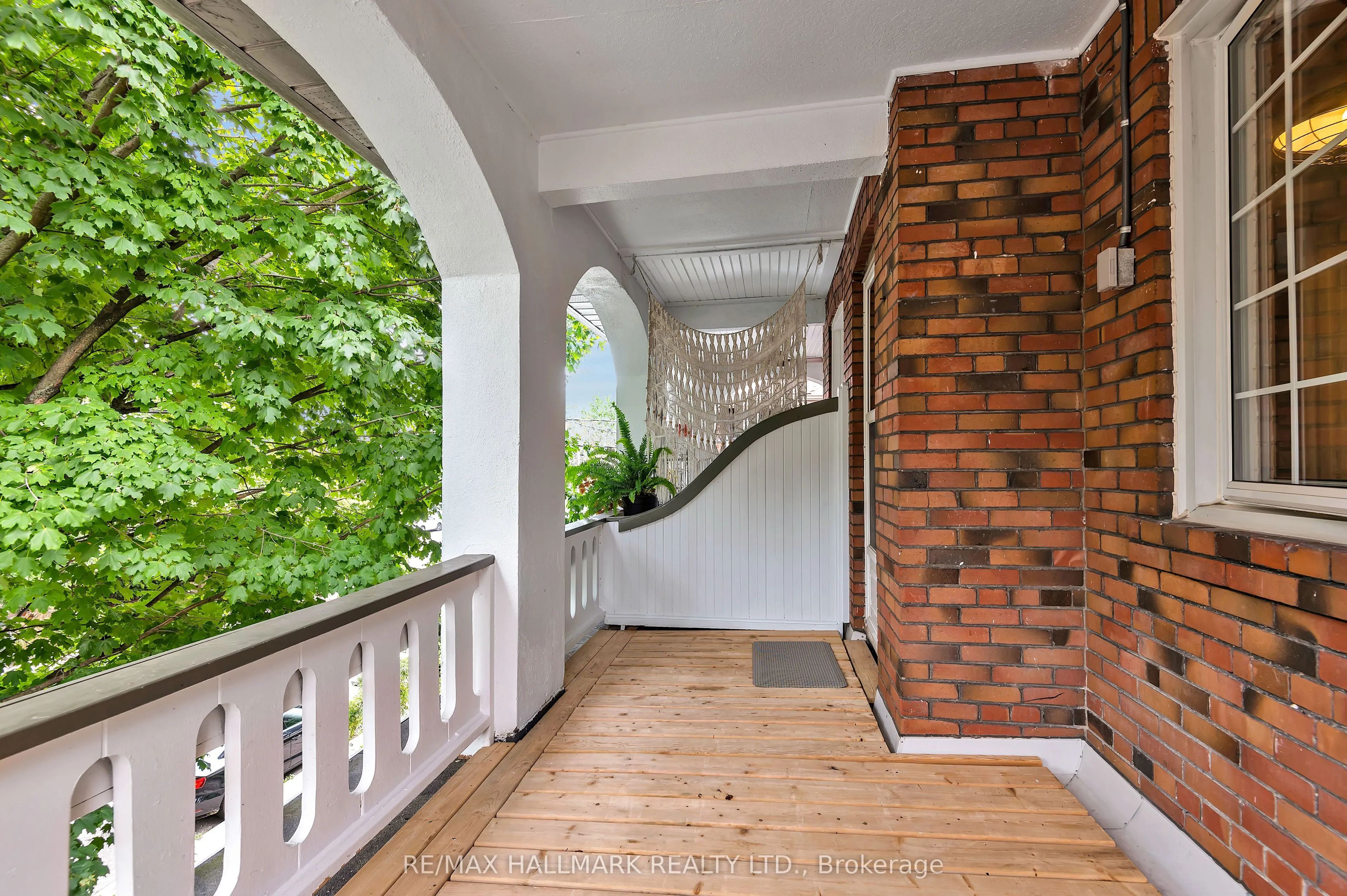 28 Wineva Avenue, #upper