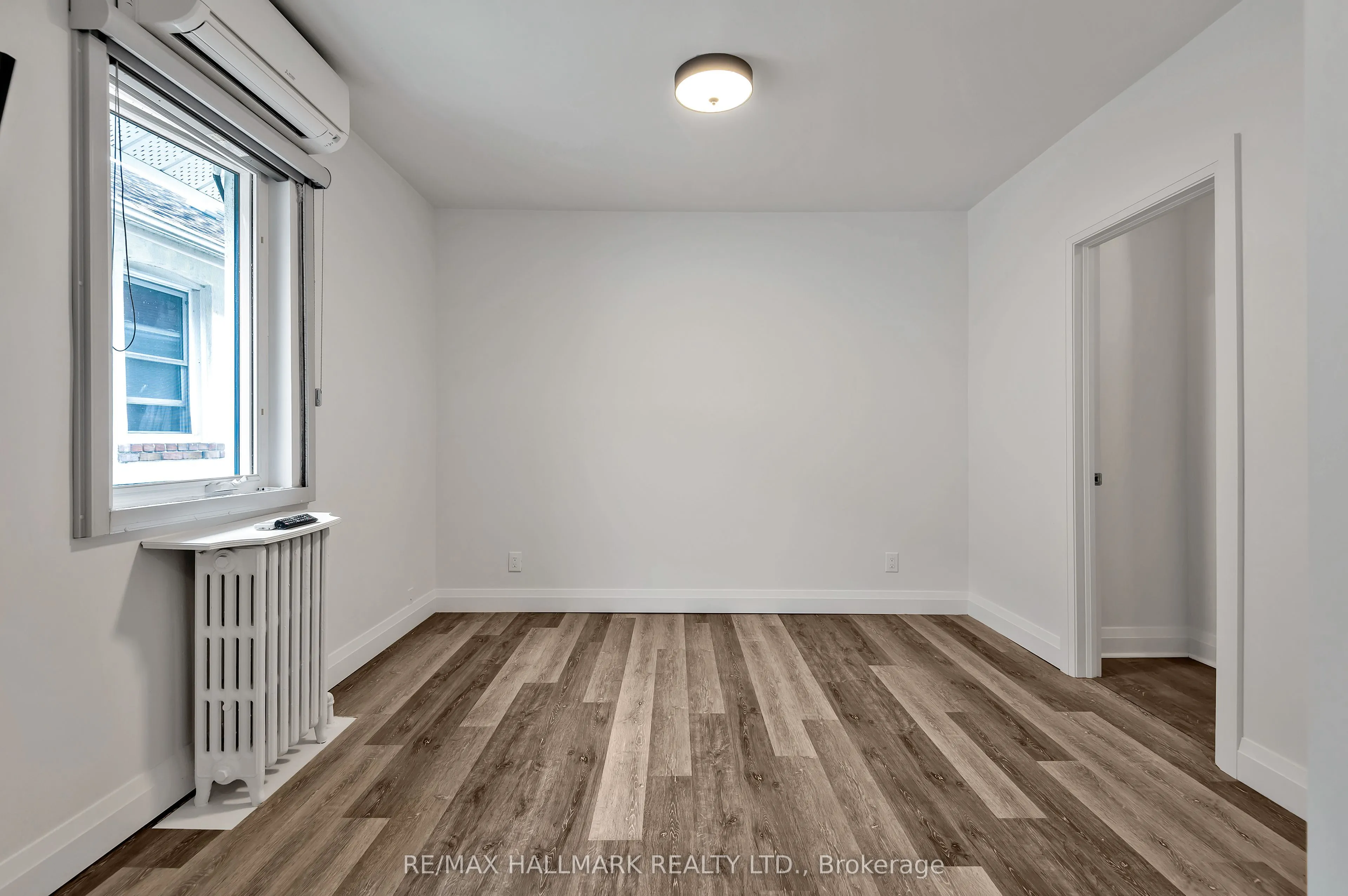28 Wineva Avenue, #upper
