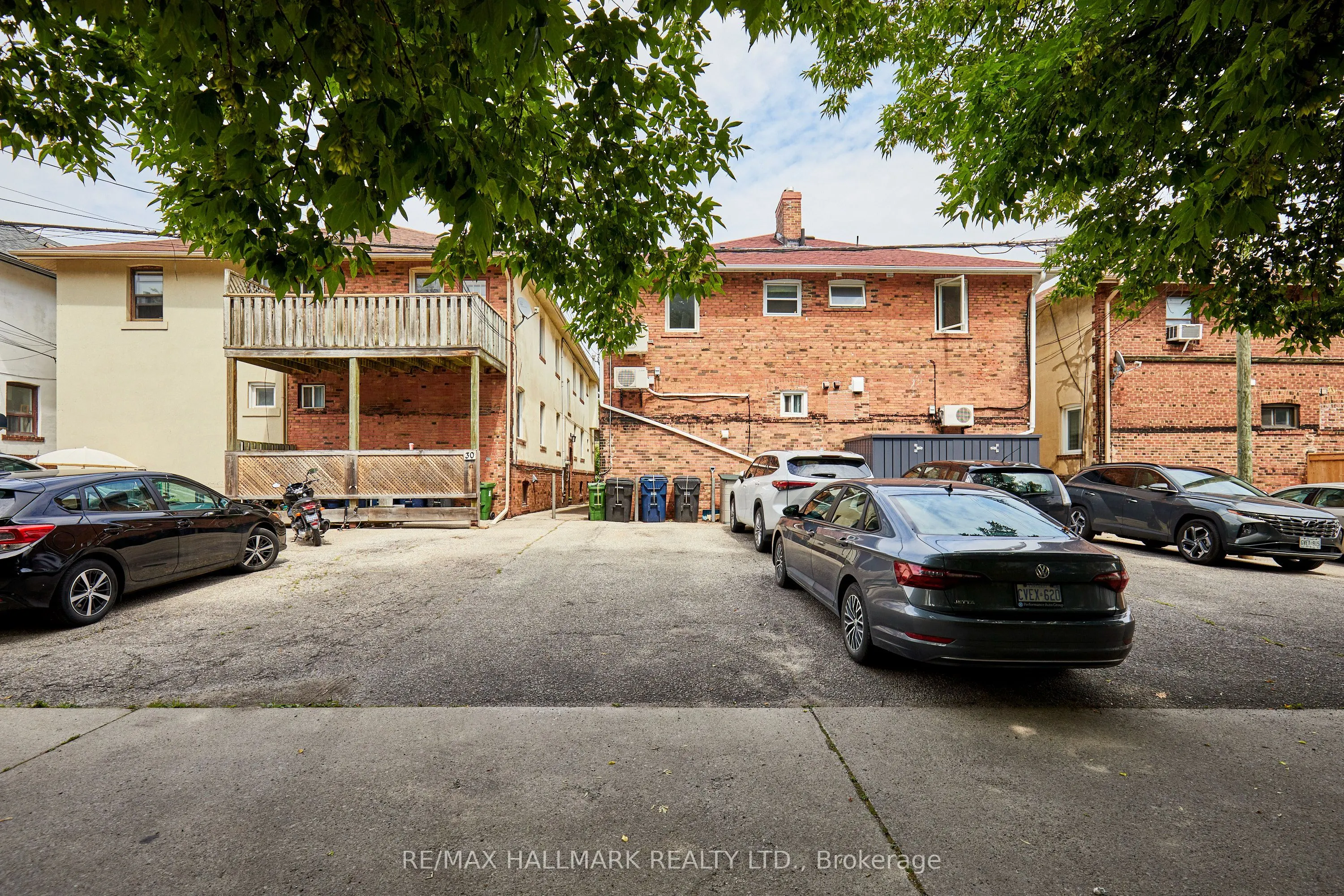 28 Wineva Avenue, #upper