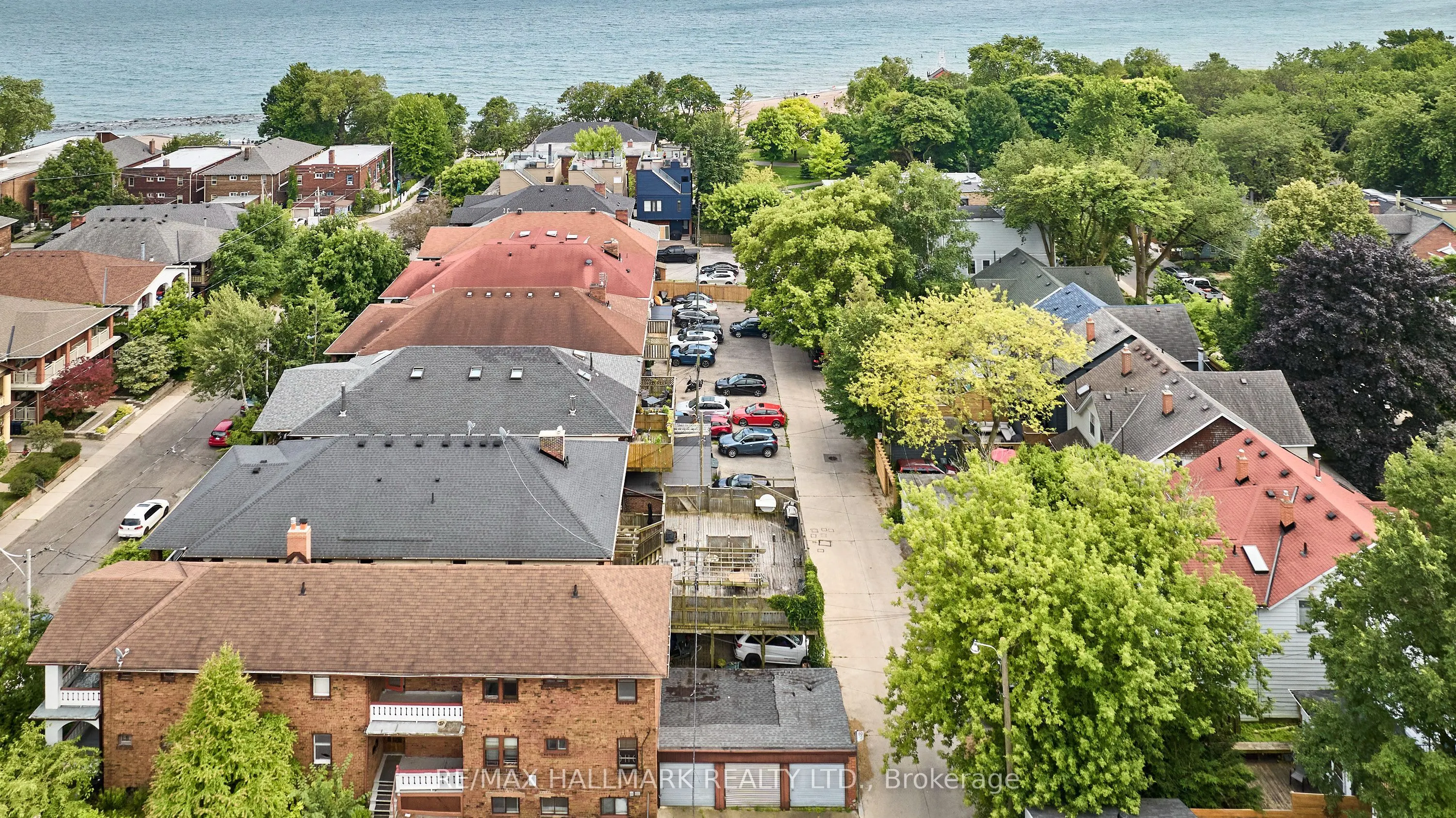 28 Wineva Avenue, #upper