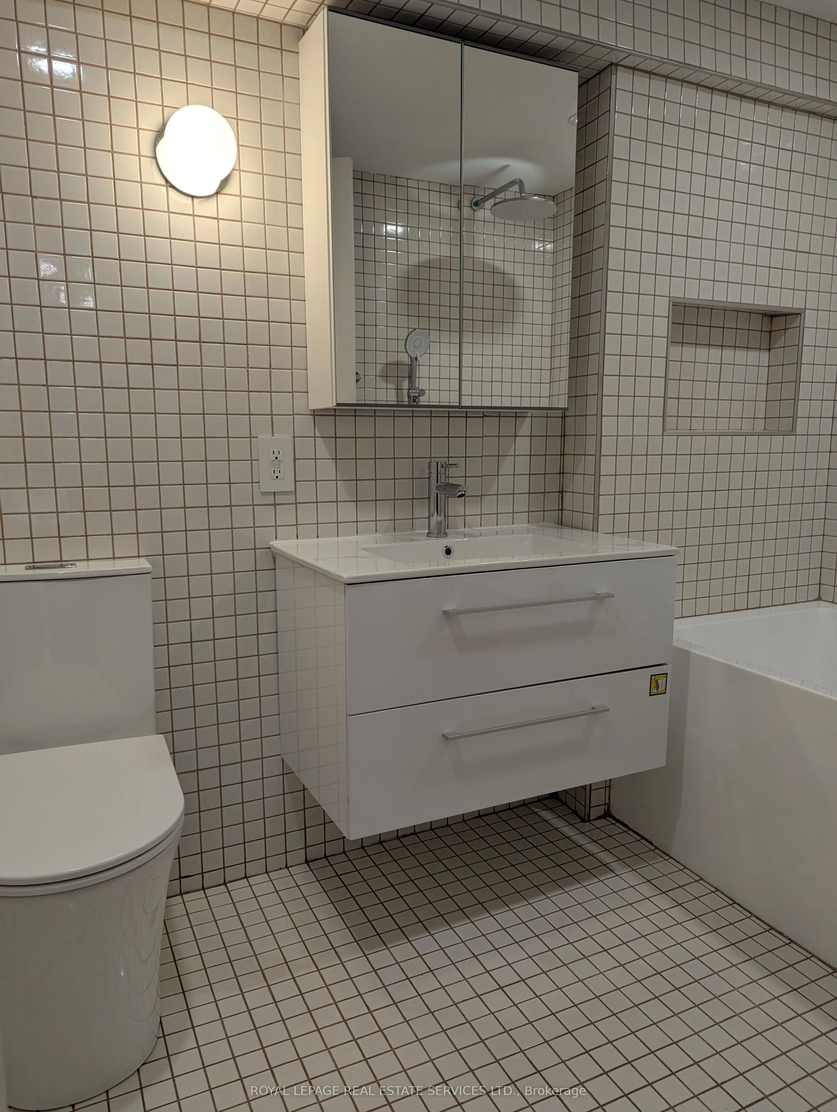 264A Hastings Avenue, #Main