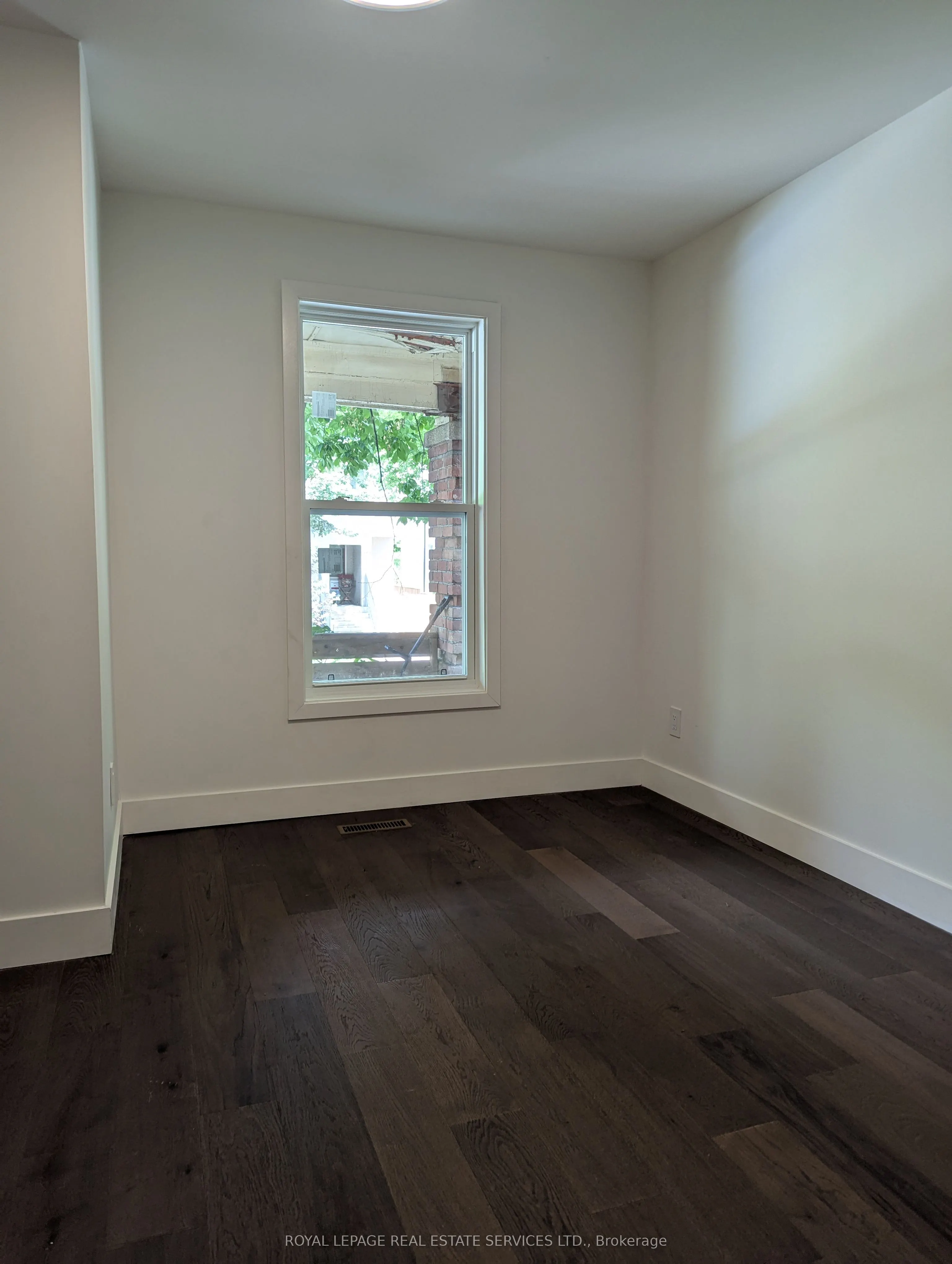 264A Hastings Avenue, #Main