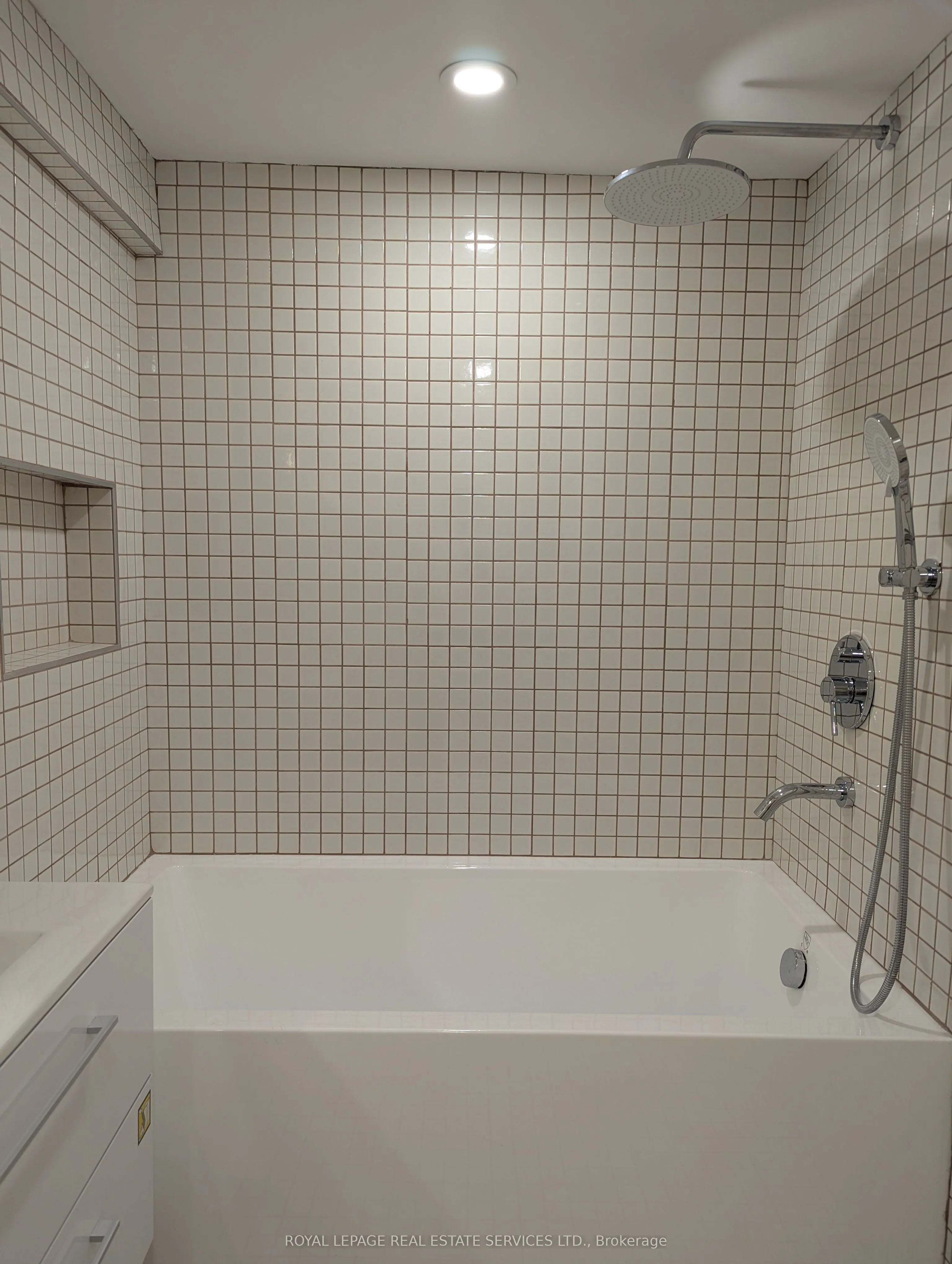 264A Hastings Avenue, #Main