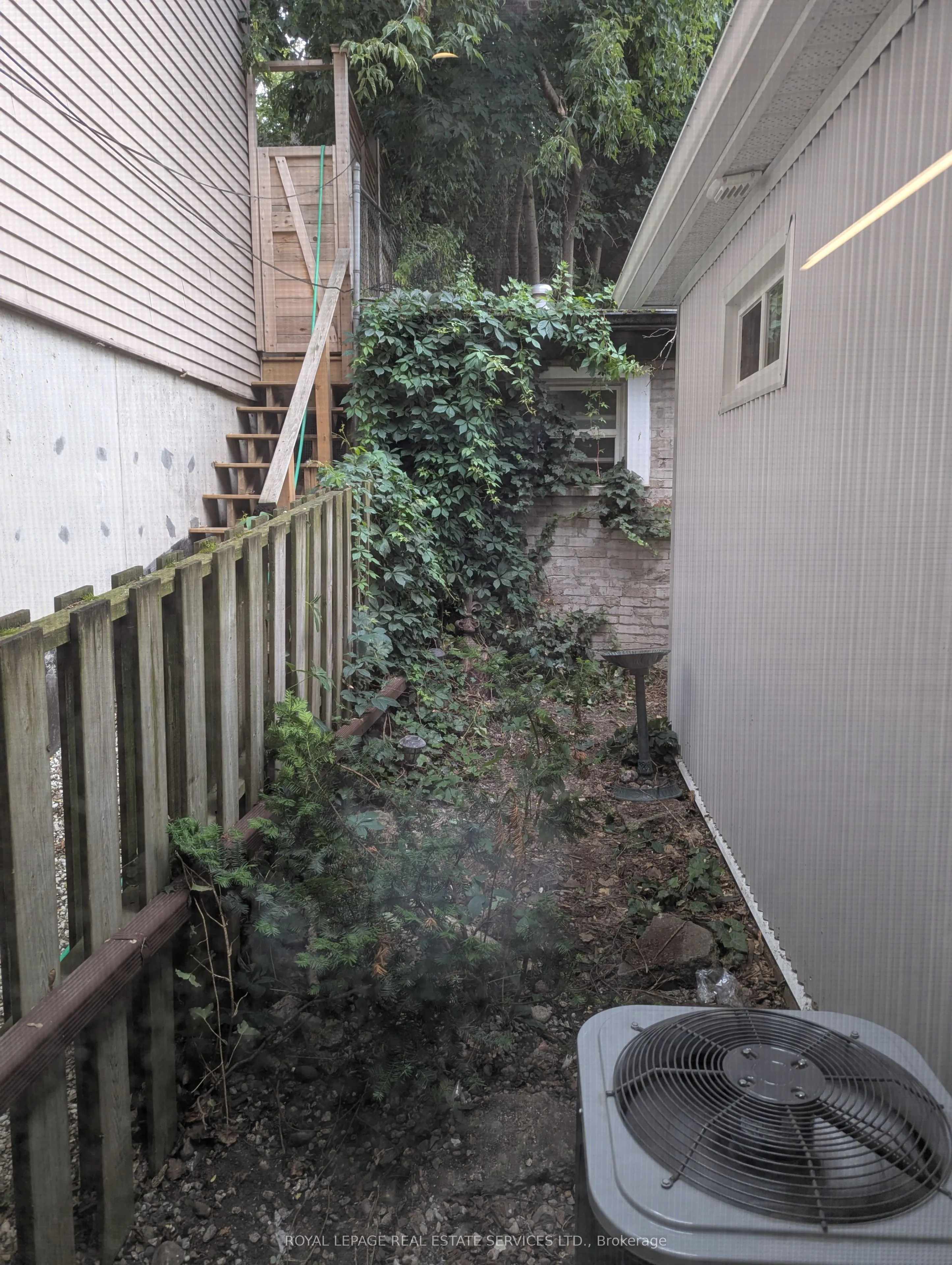 264A Hastings Avenue, #Main