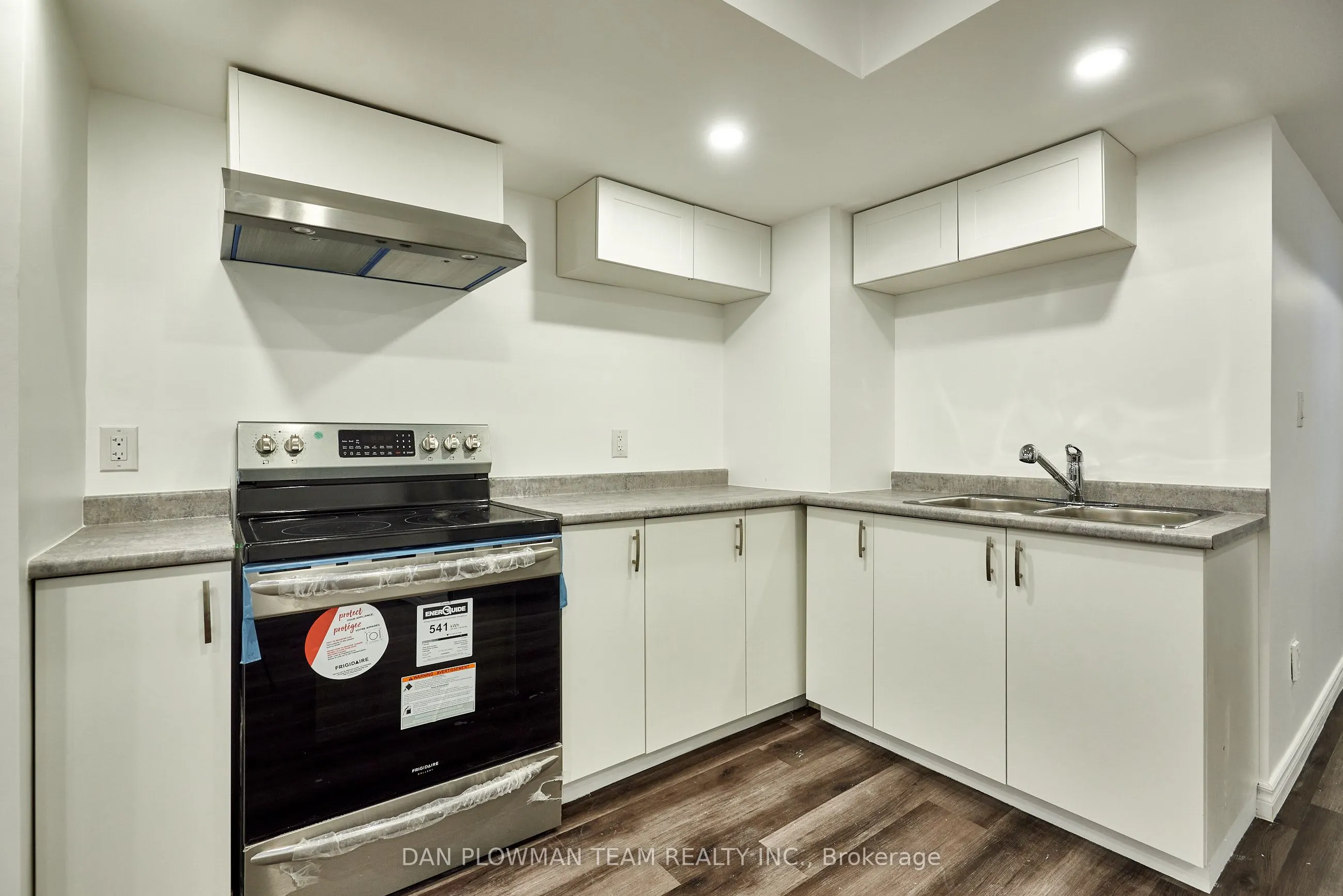 10 St. Ives Crescent, #Basement