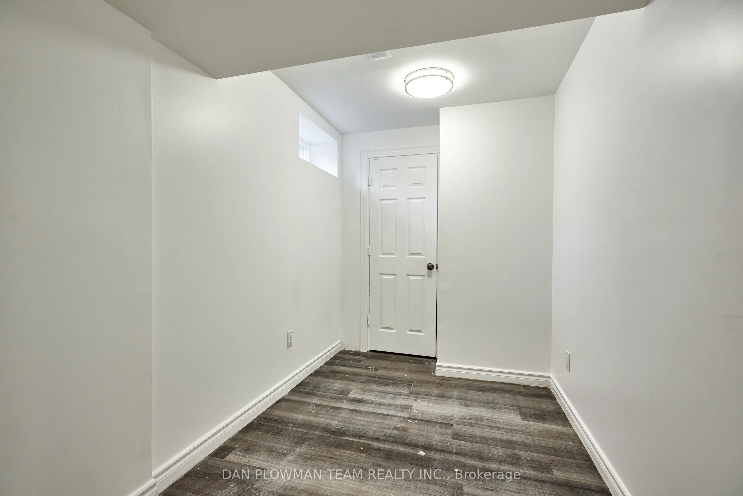 10 St. Ives Crescent, #Basement