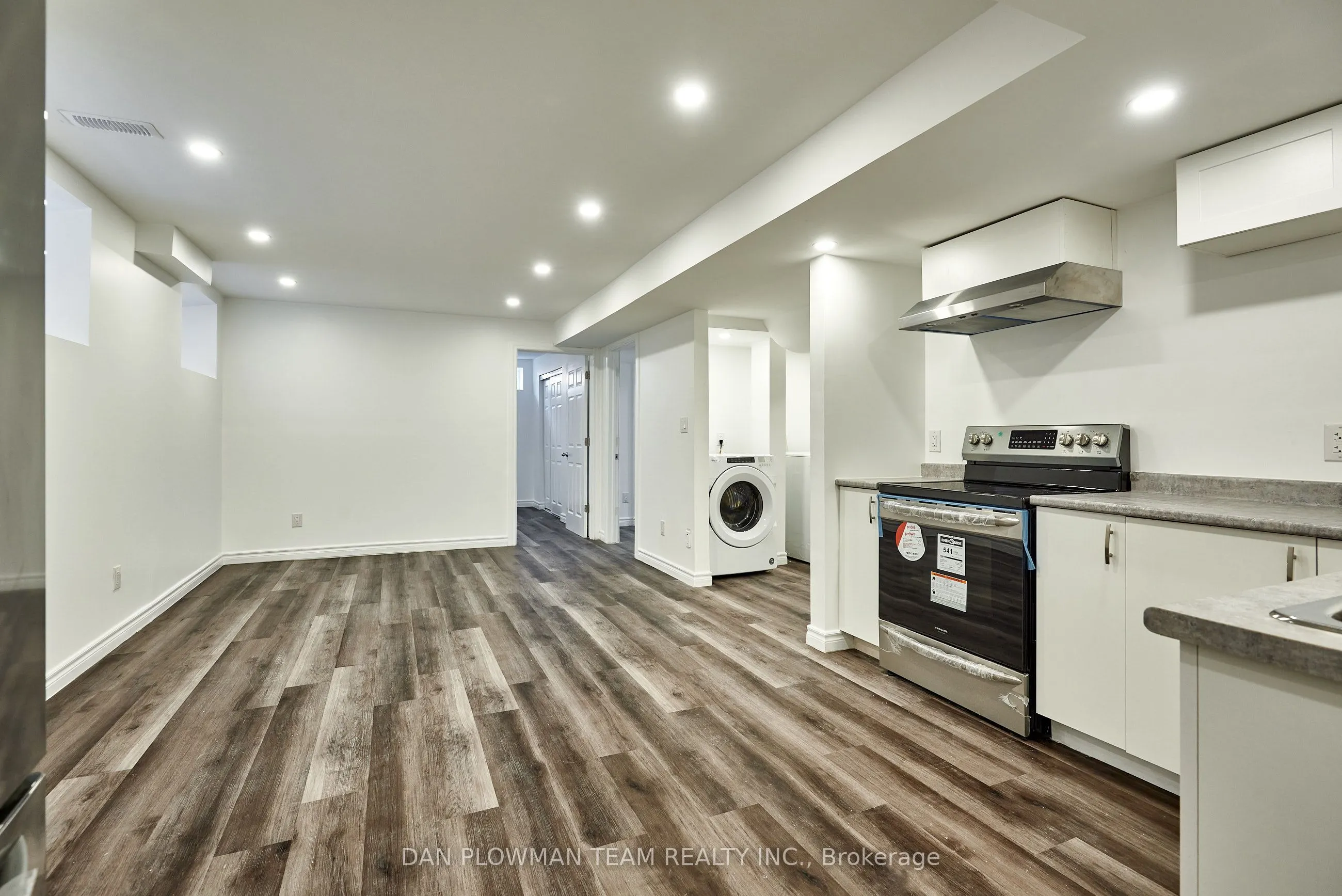 10 St. Ives Crescent, #Basement