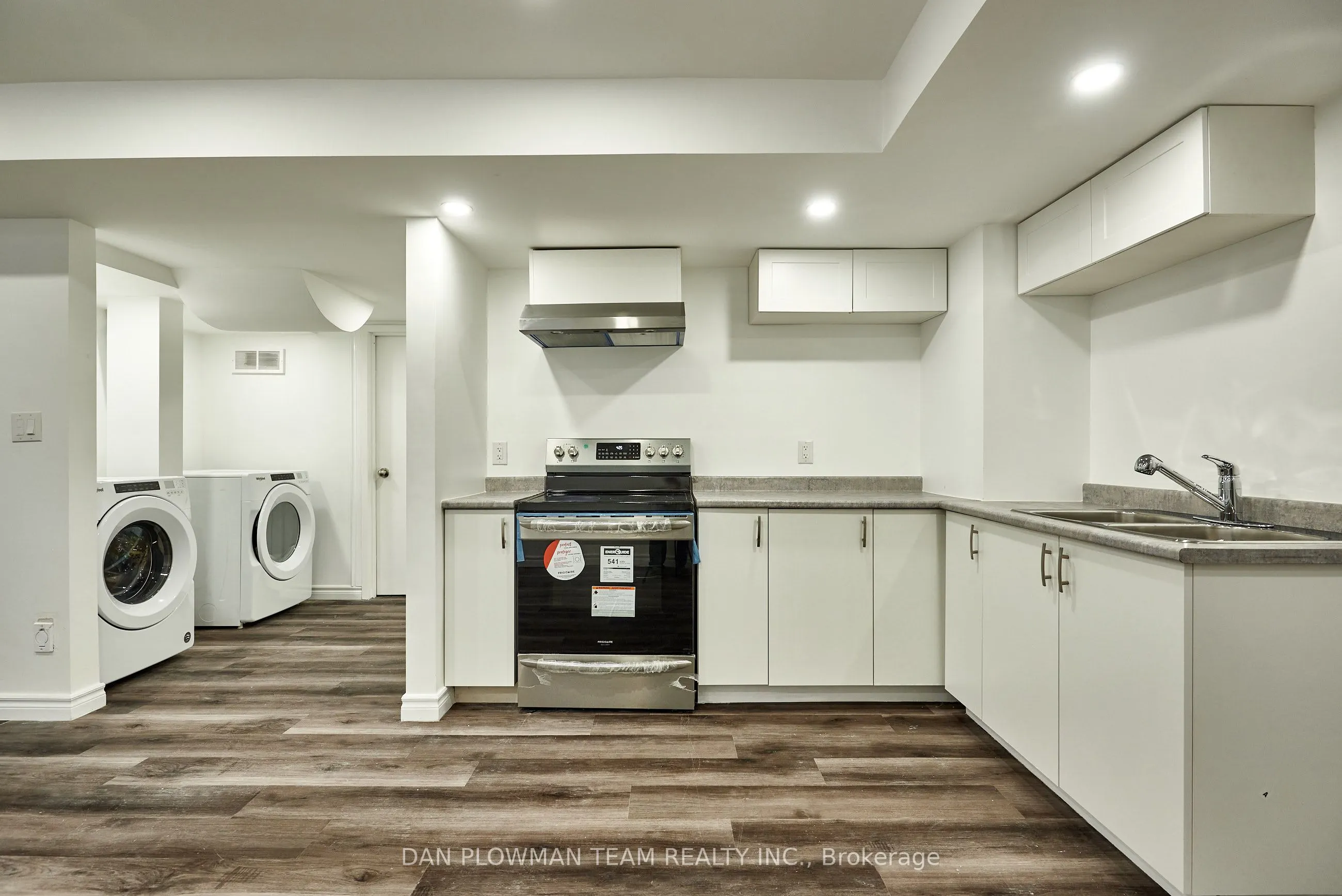 10 St. Ives Crescent, #Basement